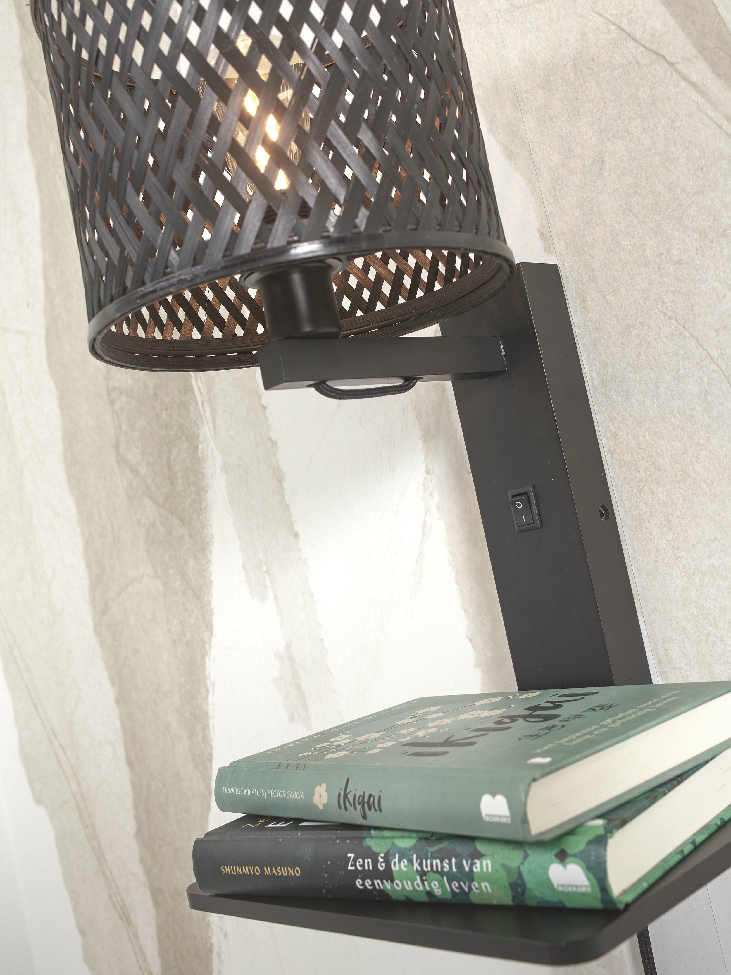 GOOD&MOJO Wandlamp 'Java' Met plankje, Bamboe, kleur Zwart
