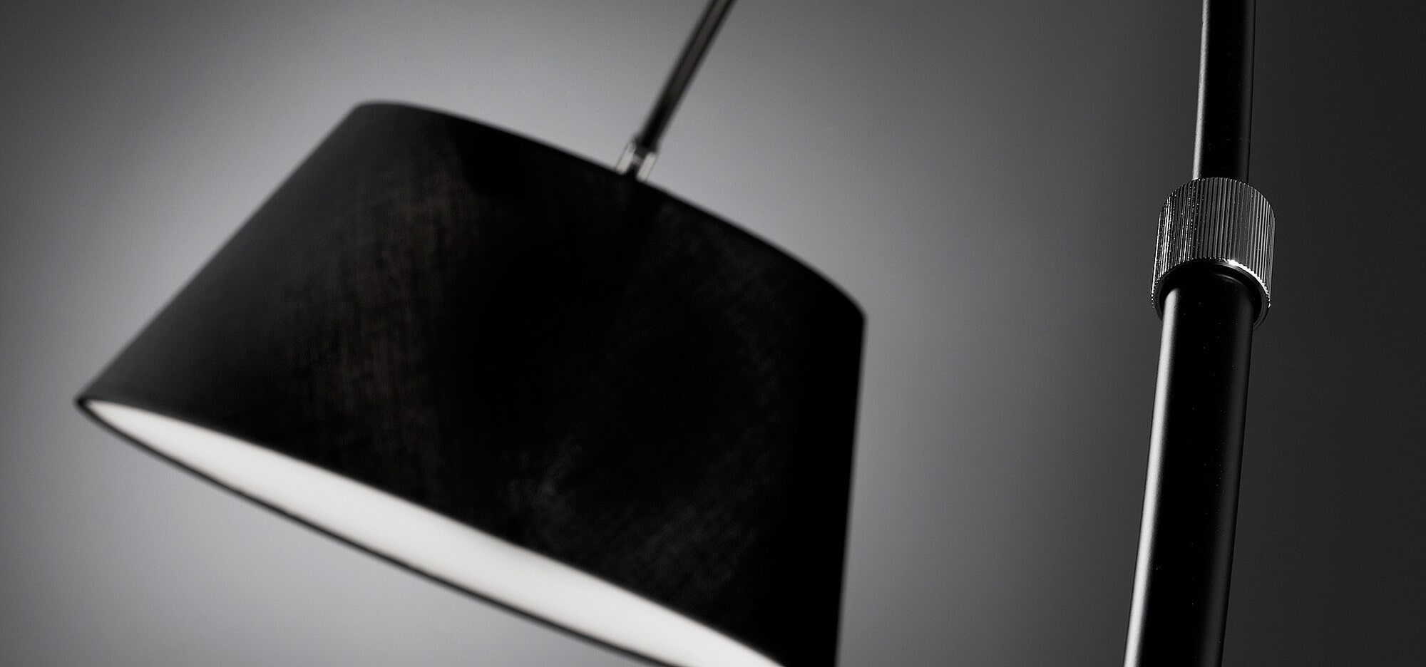 Kave Home Vloerlamp 'May', kleur zwart