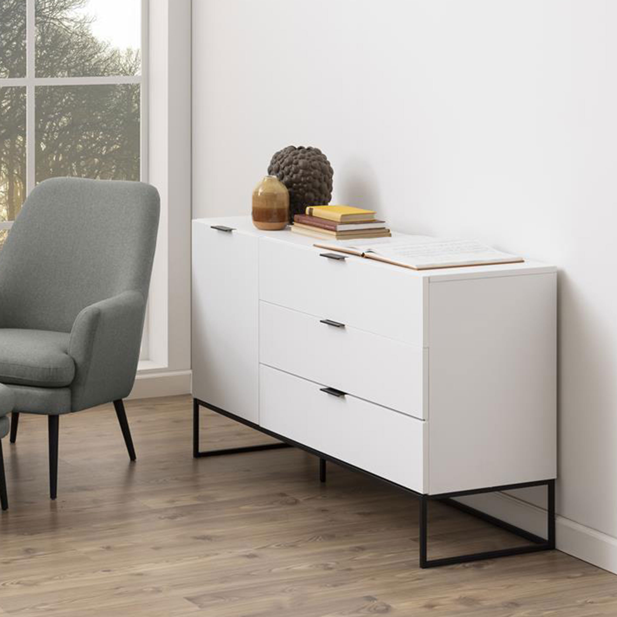 Interstil Dressoir 'Kobe' 134cm Interstil Dressoir 'Kobe' 134cm