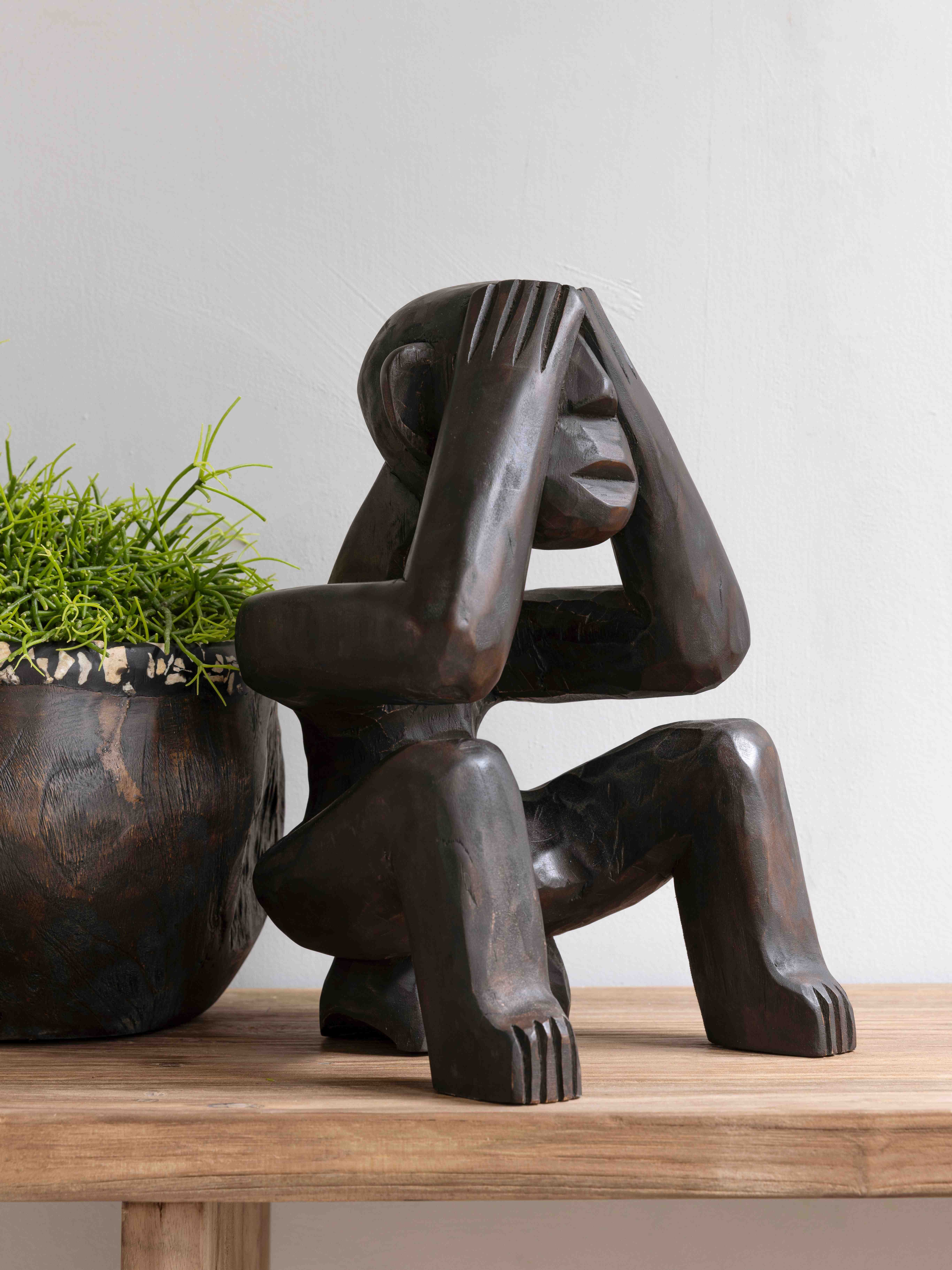 MUST Living Ornament 'See Nothing' Mahoniehout