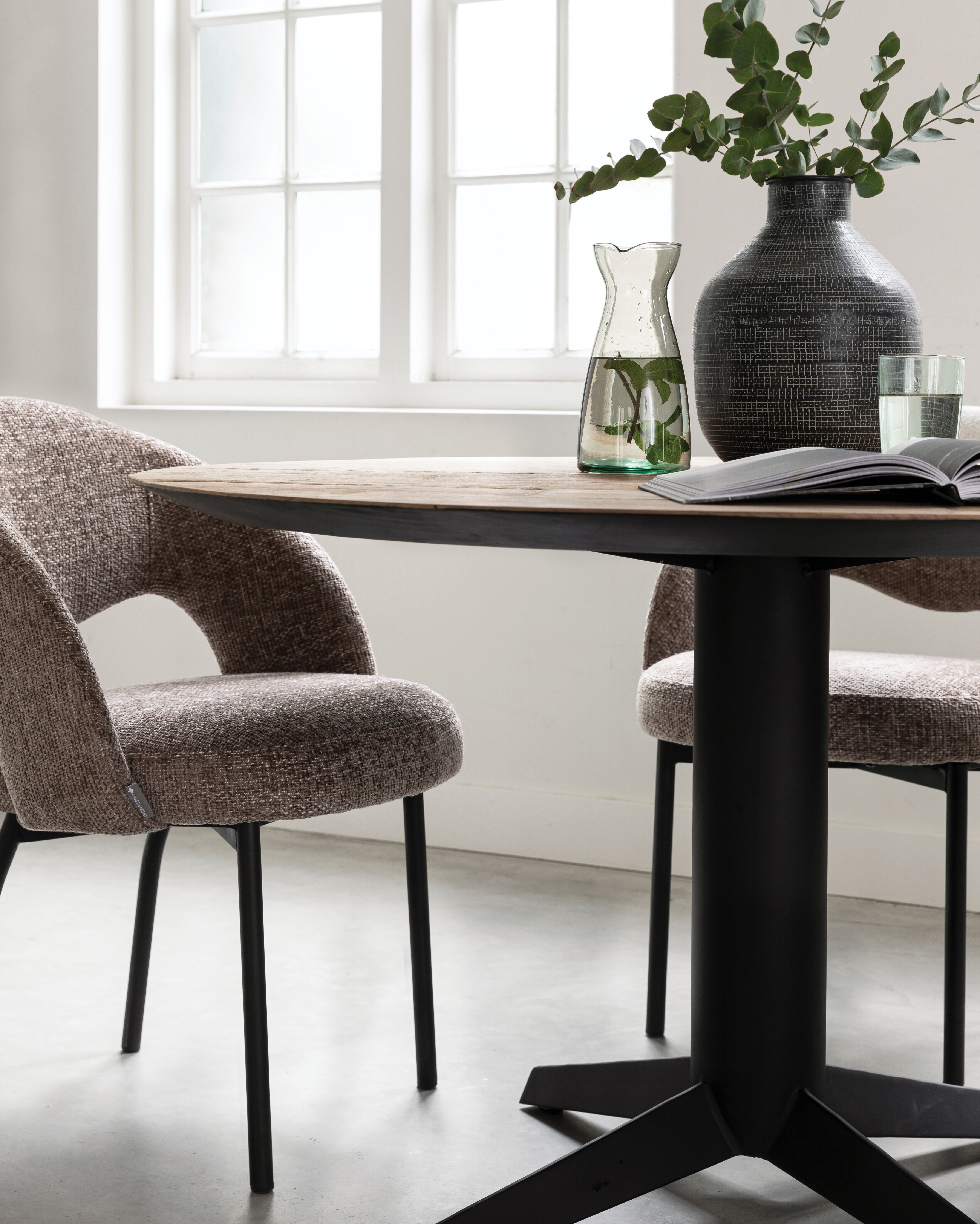 MUST Living Eetkamerstoel 'Arca' kleur Bruin