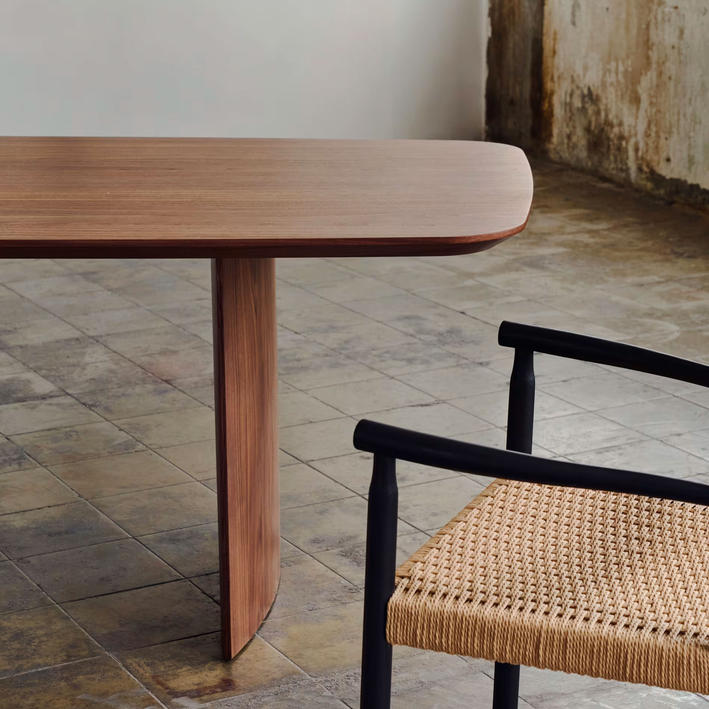 Kave Home Eettafel 'Litto' Deens ovaal, Walnoot, 200 x 100cm