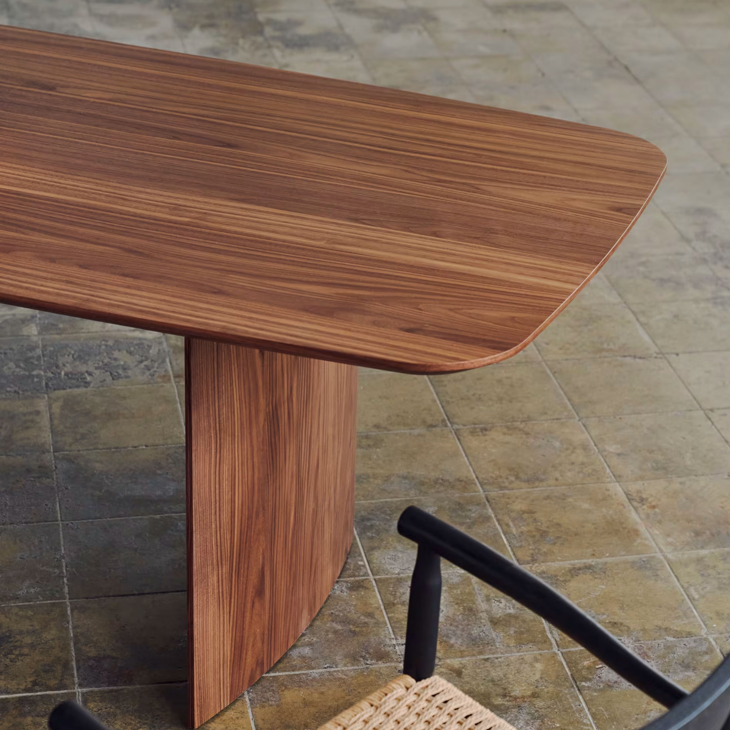 Kave Home Eettafel 'Litto' Deens ovaal, Walnoot, 200 x 100cm