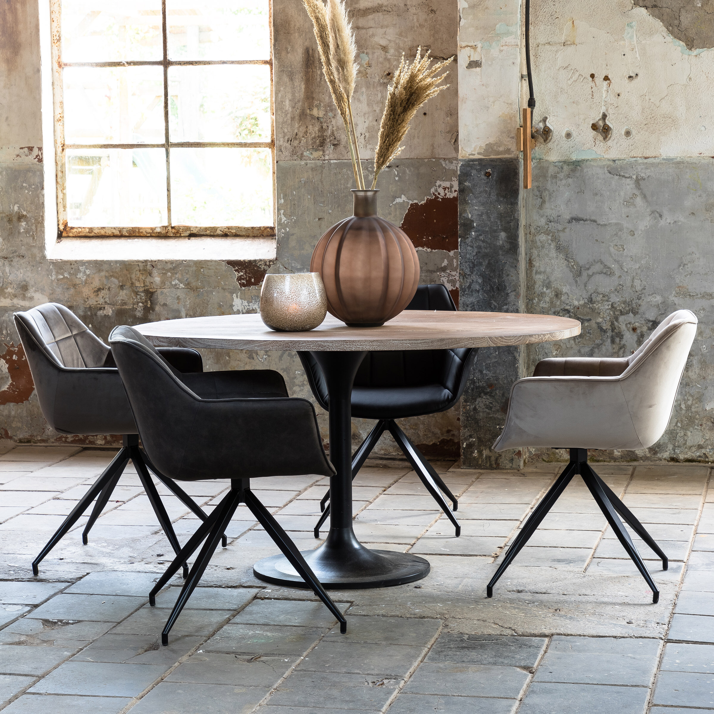 Light & Living Biboca - Ronde Eettafel - Acacia Hout Grijs /Zwart - Ø140x78 cm