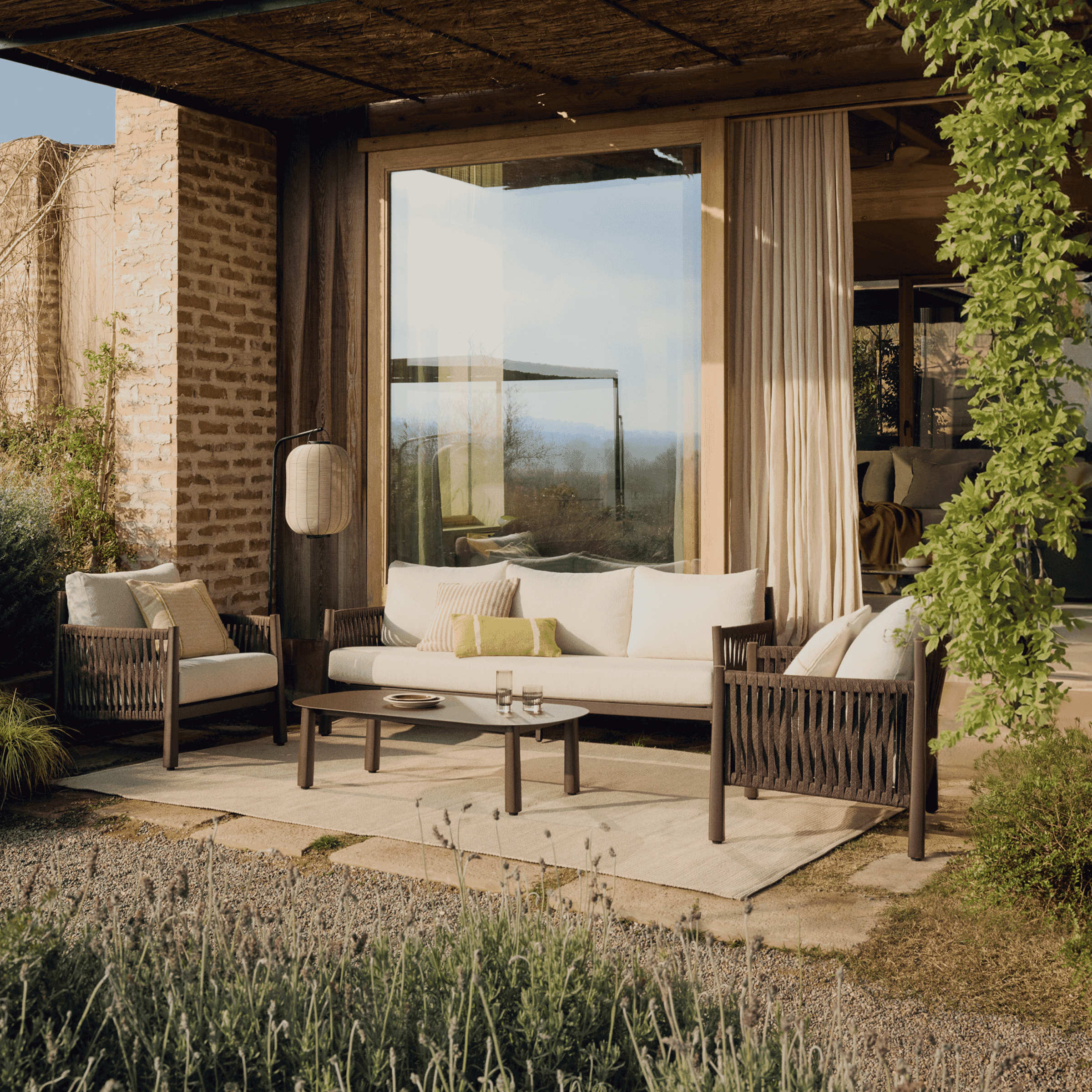 Kave Home Loungeset 'Aleria' Met 3-zits bank, 2 fauteuils en lage tafel