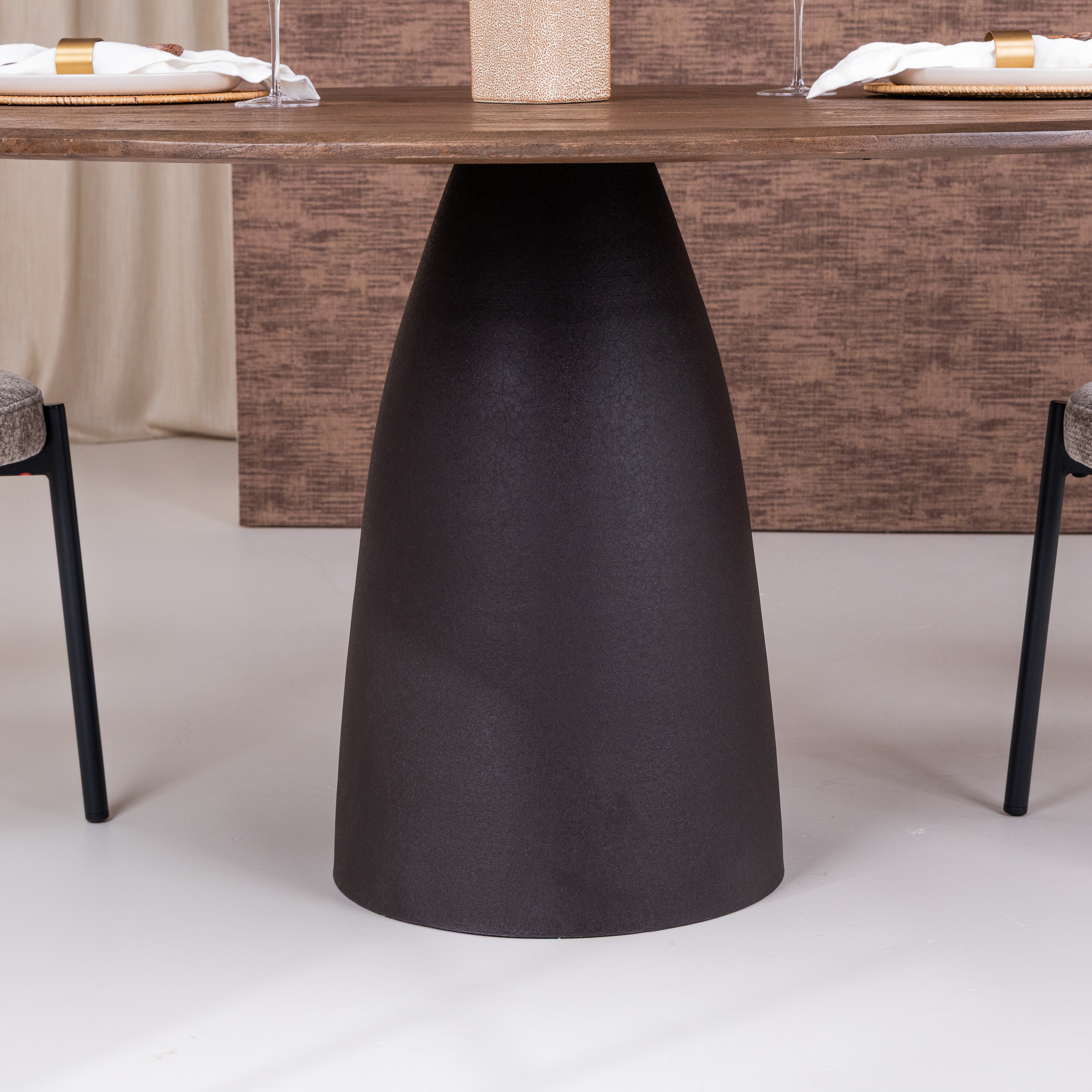Sohome Organische Eettafel 'Madin' Mangohout, 140cm, kleur Espresso