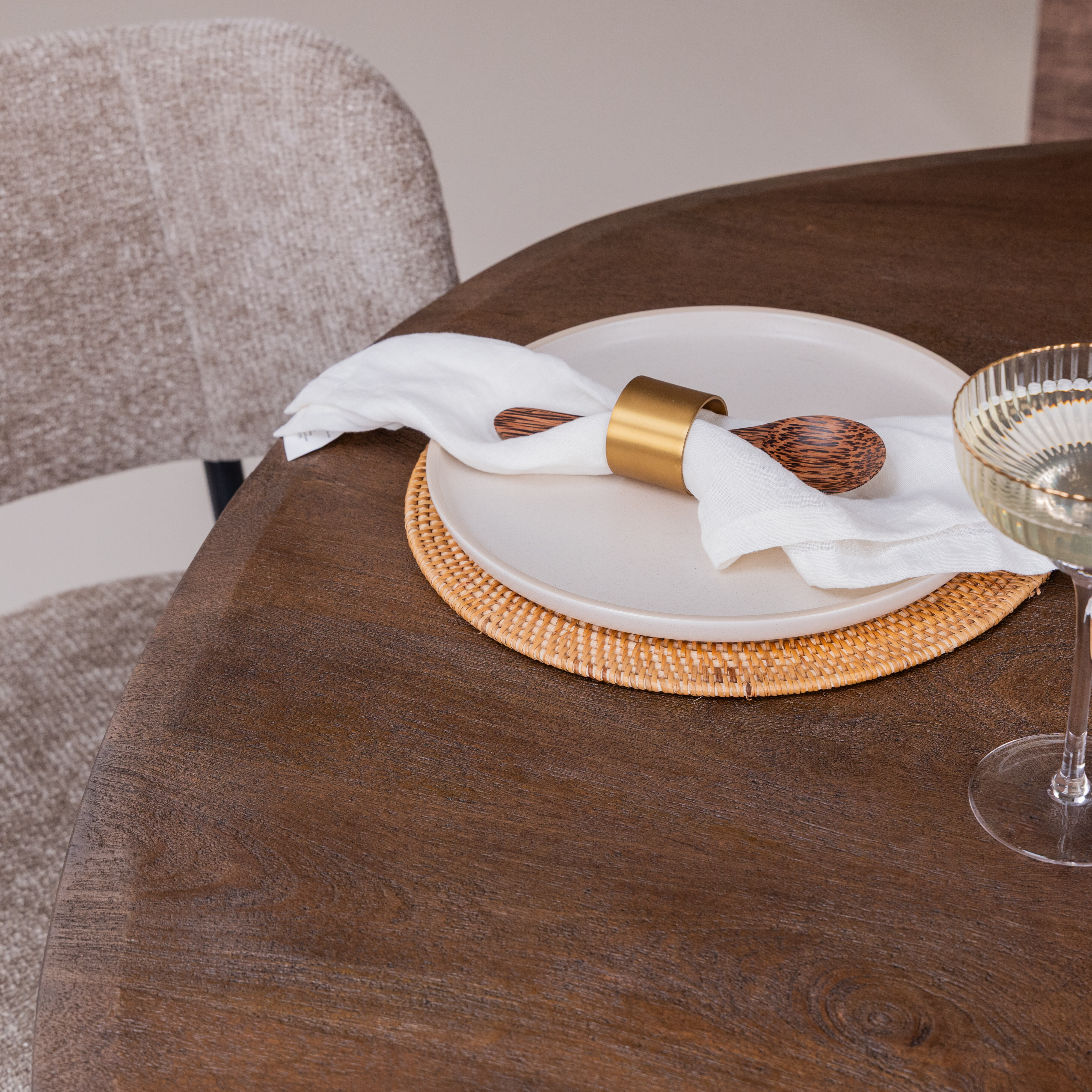 Sohome Organische Eettafel 'Madin' Mangohout, 140cm, kleur Espresso