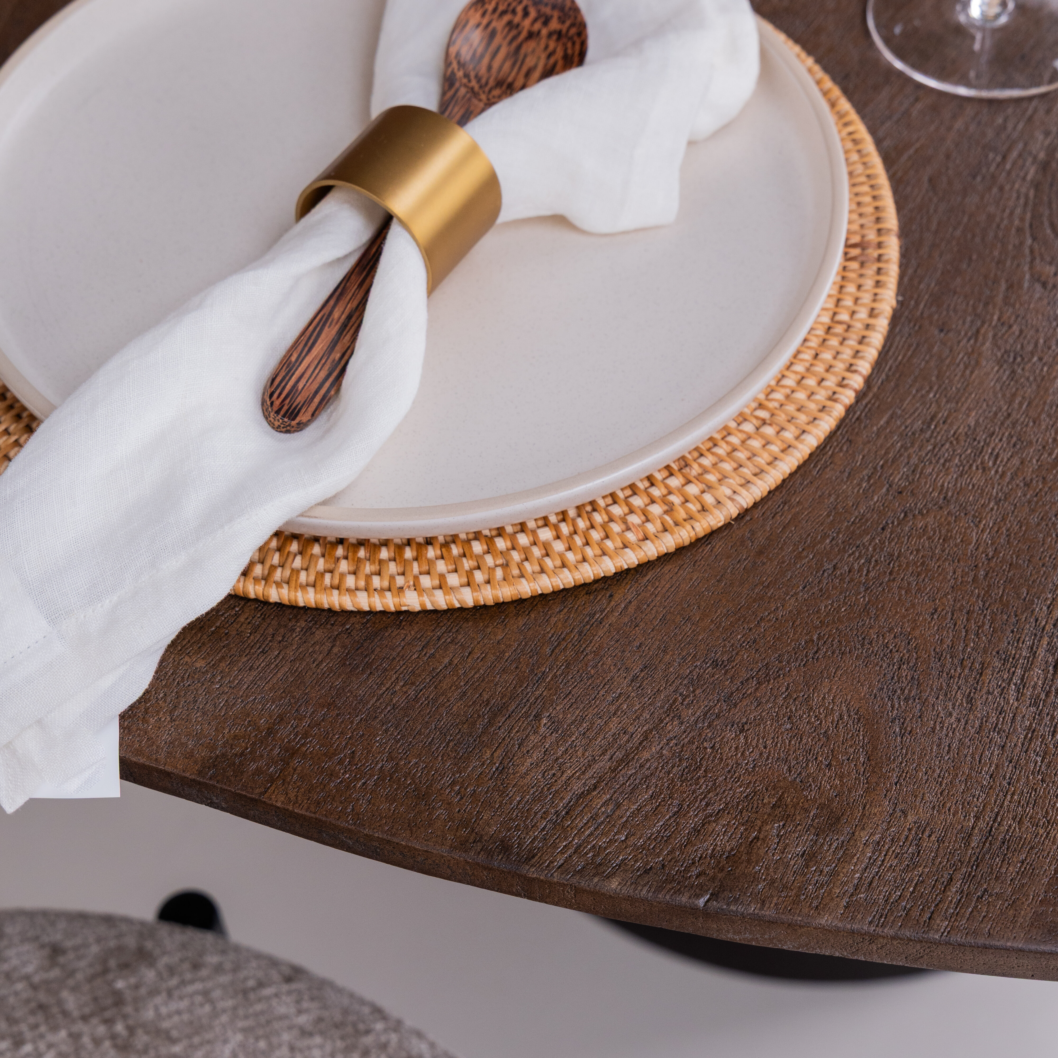 Sohome Organische Eettafel 'Madin' Mangohout, 140cm, kleur Espresso