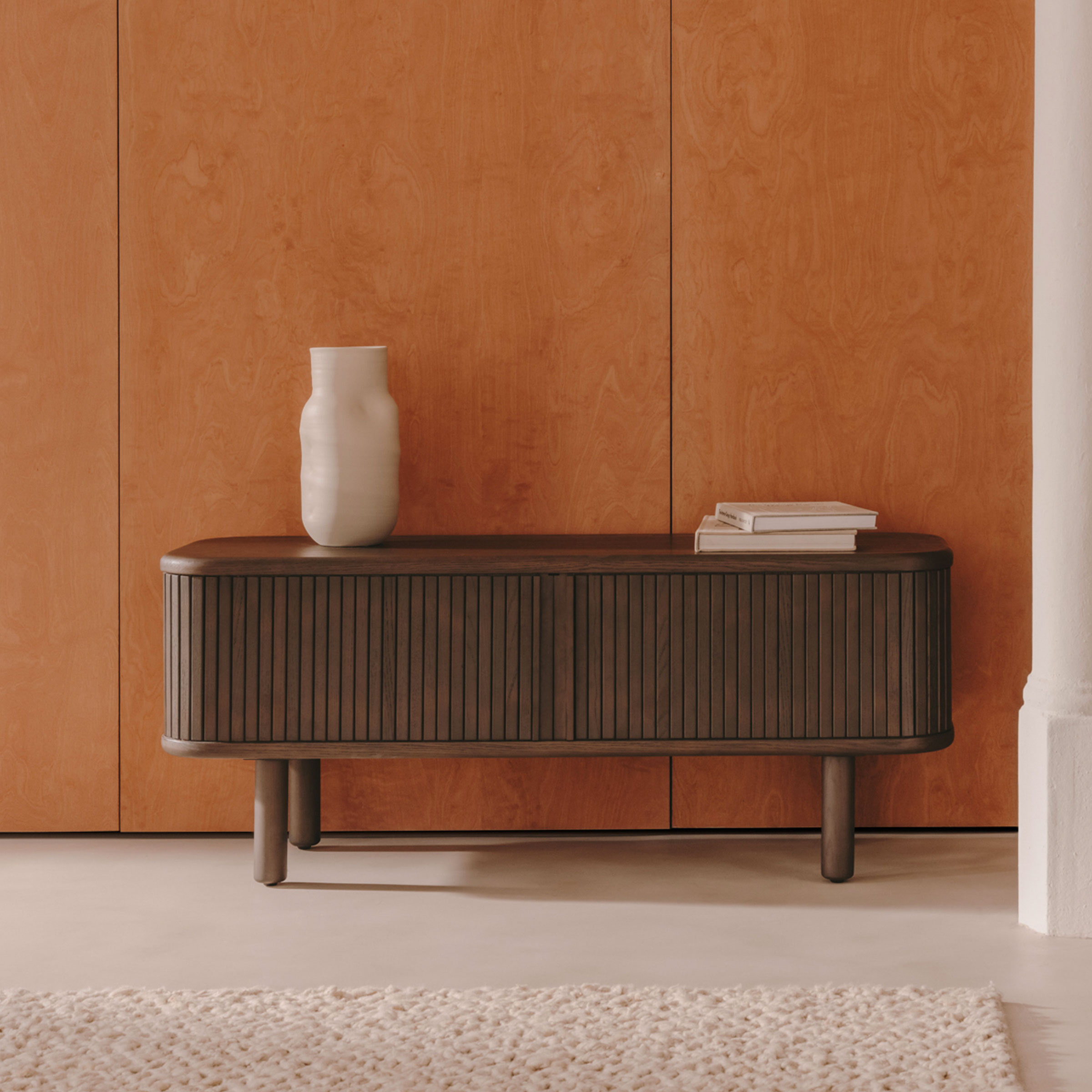Kave Home TV-meubel 'Mailen' Essenhout, 120cm, kleur Donkerbruin