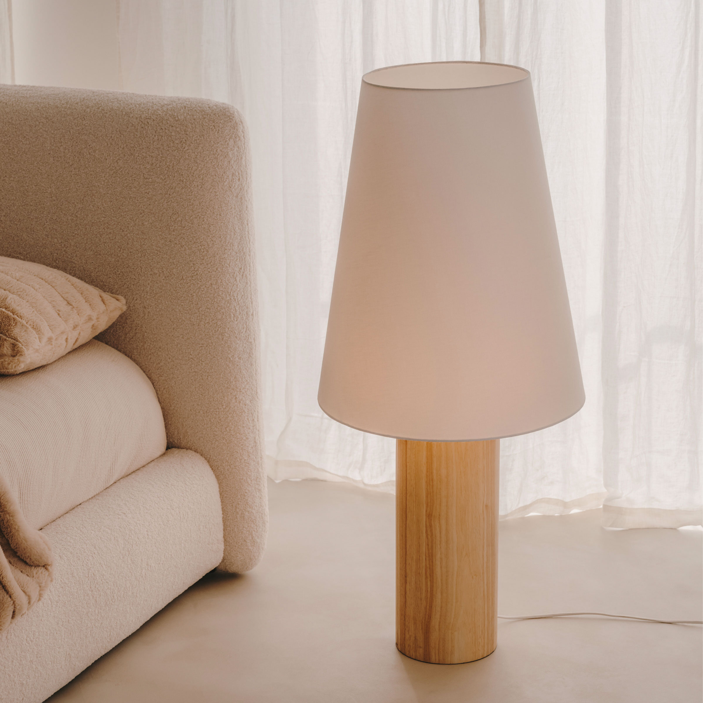 Kave Home Vloerlamp 'Marga' Rubberhout, 110cm hoog, kleur Naturel