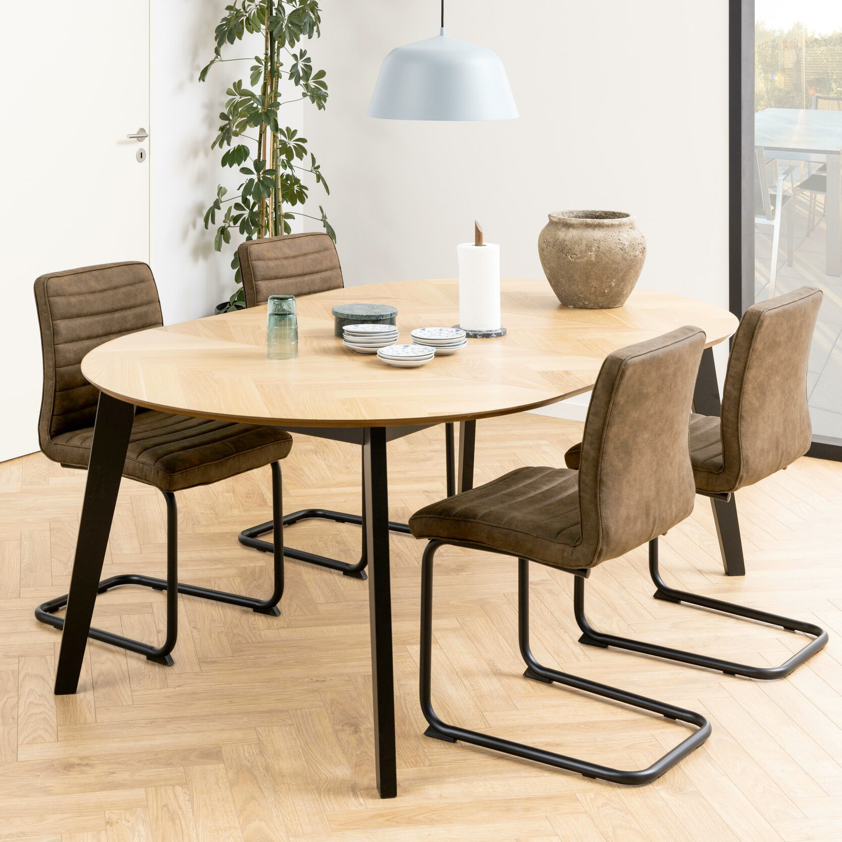 Bendt Uitschuifbare Ronde Eettafel 'Maso' Eiken visgraat, 120 x 120 - 198cm