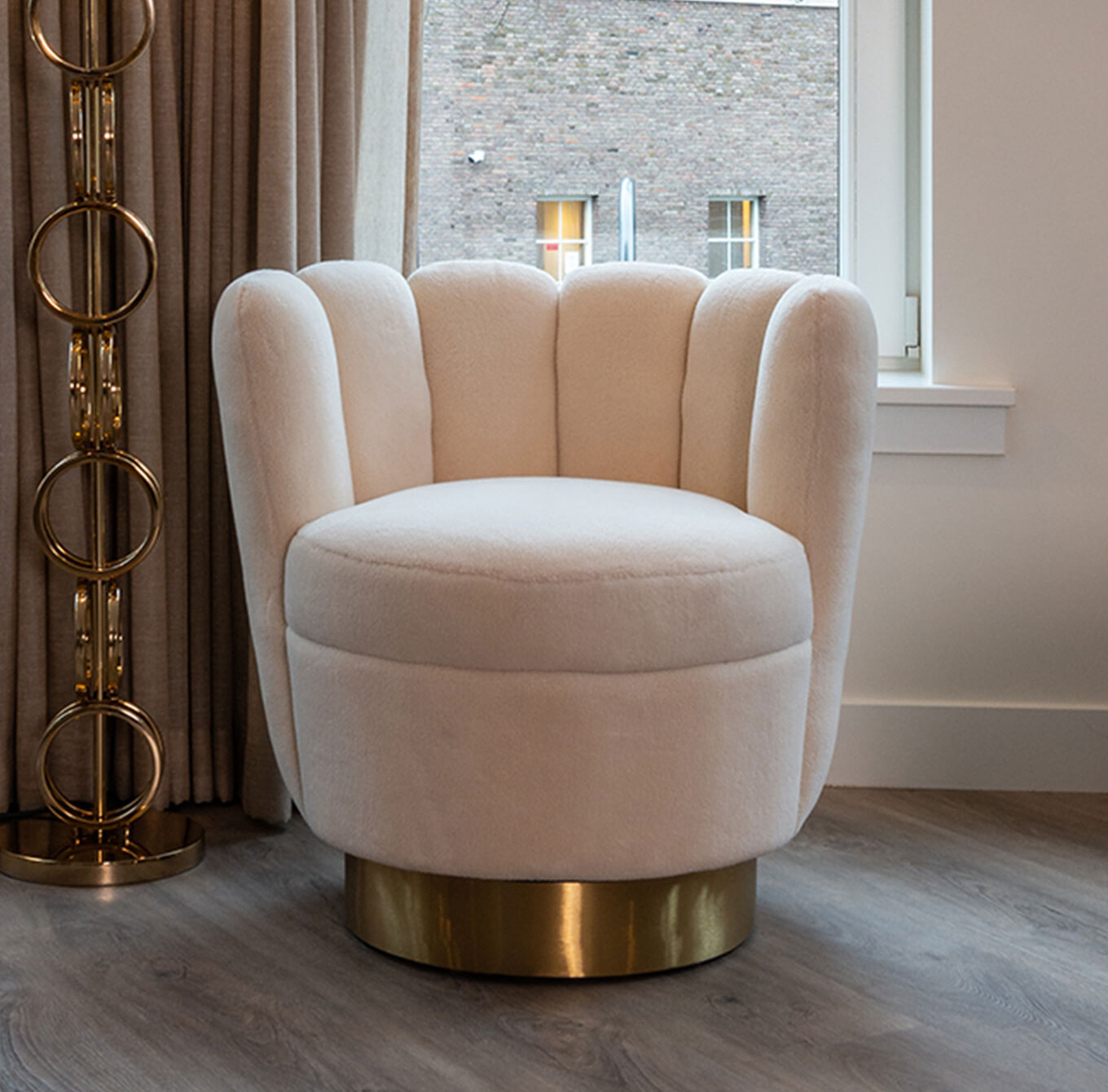Richmond Fauteuil 'Mayfair' Faux Schapenvacht, kleur Wit Richmond Fauteuil 'Mayfair' Faux Schapenvacht, kleur Wit