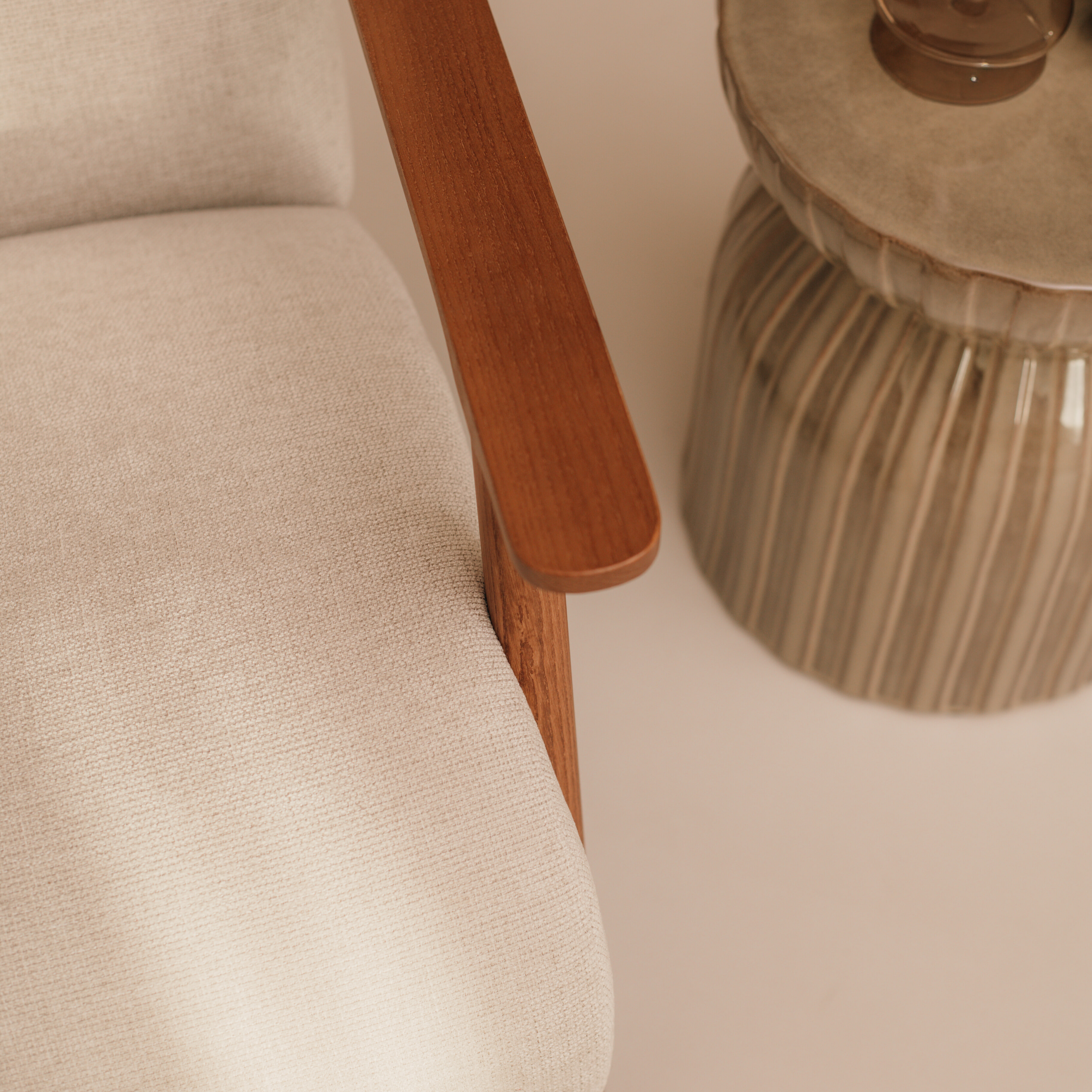 Kave Home Fauteuil 'Meghan' Chenille, kleur Beige/Bruin