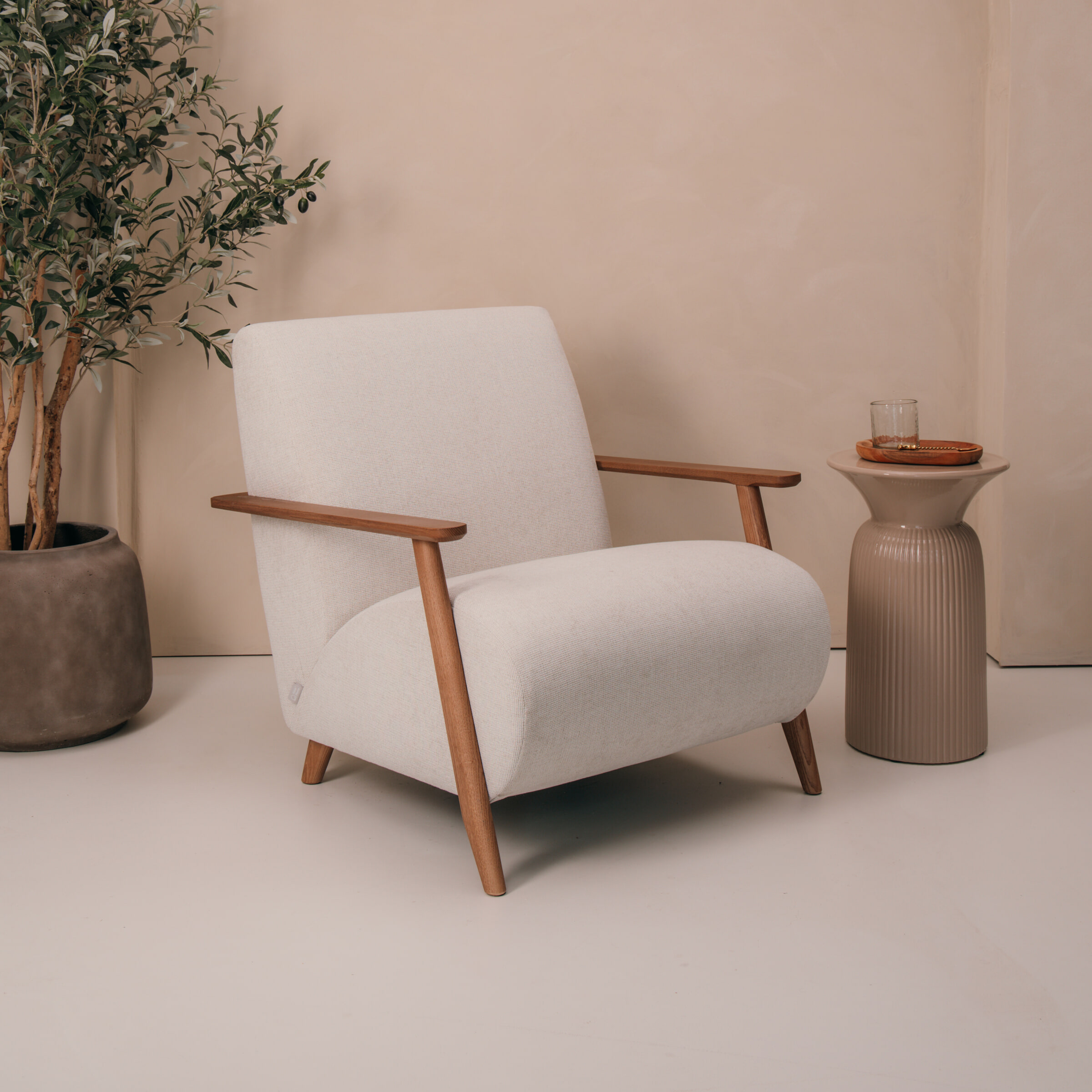 Kave Home Fauteuil 'Meghan' Chenille / Walnoot