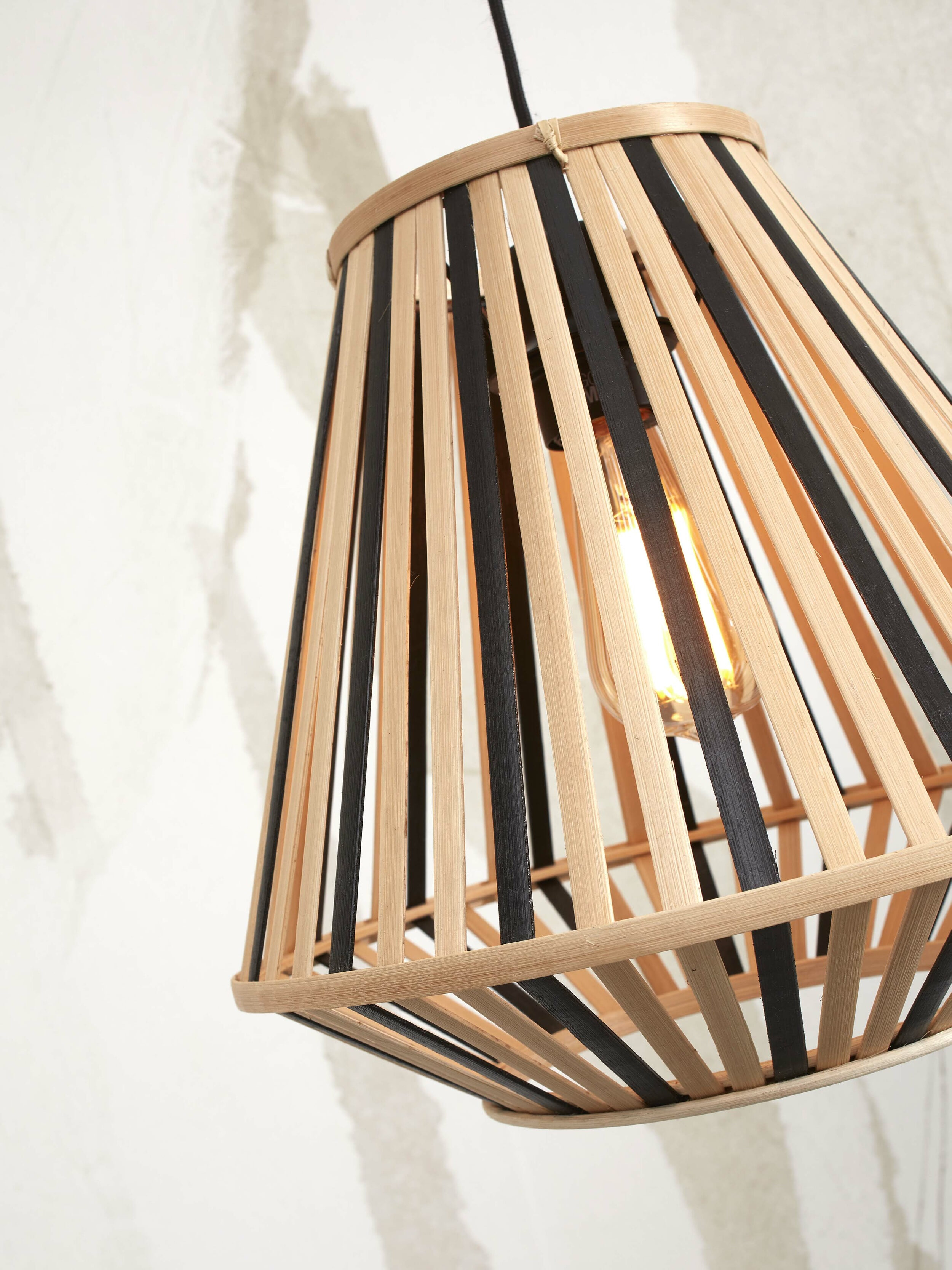 GOOD&MOJO Vloerlamp 'Merapi' Bamboe, 150cm, kleur Naturel/Zwart