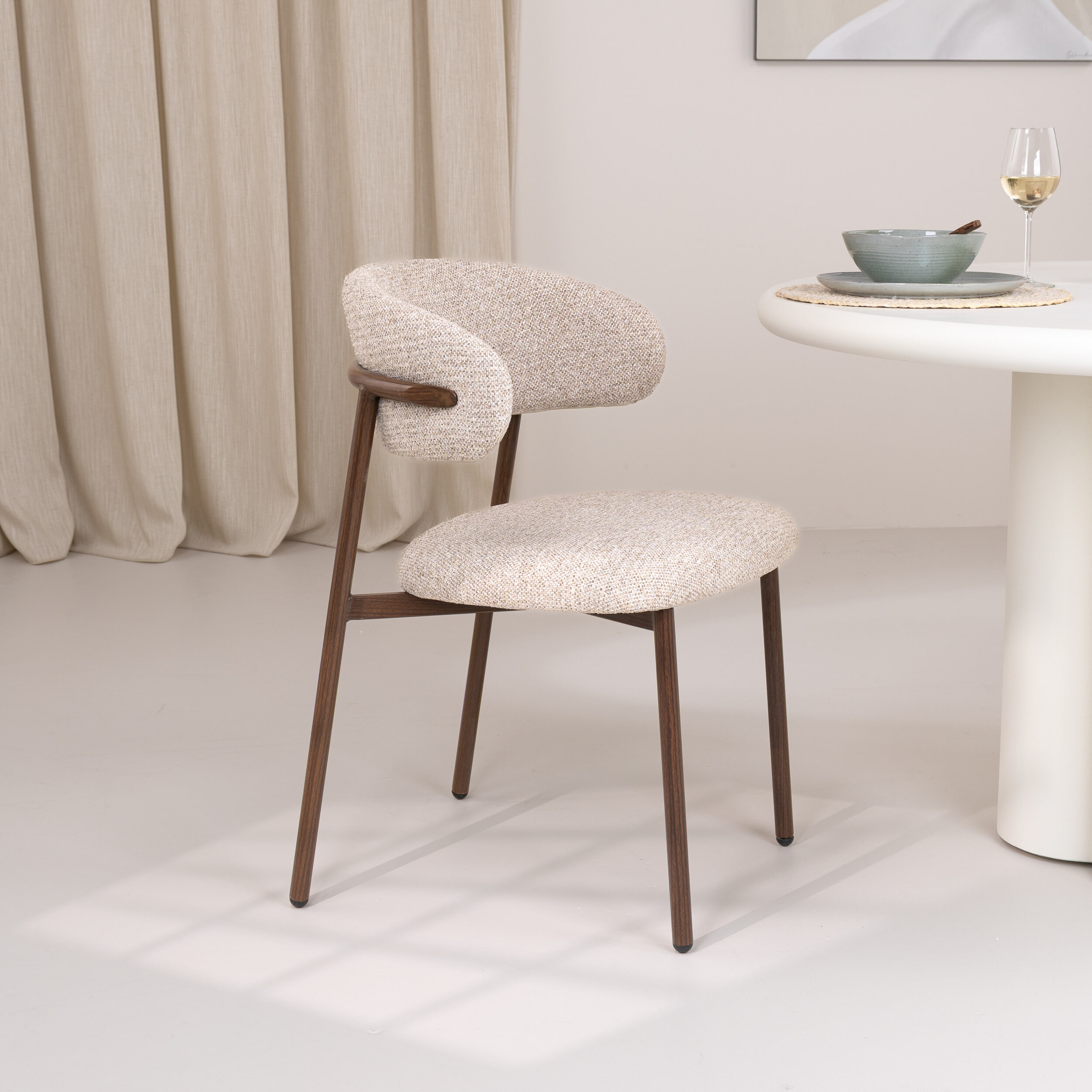 Livingfurn Eetkamerstoel 'Micah' Stof en hout, kleur Hush