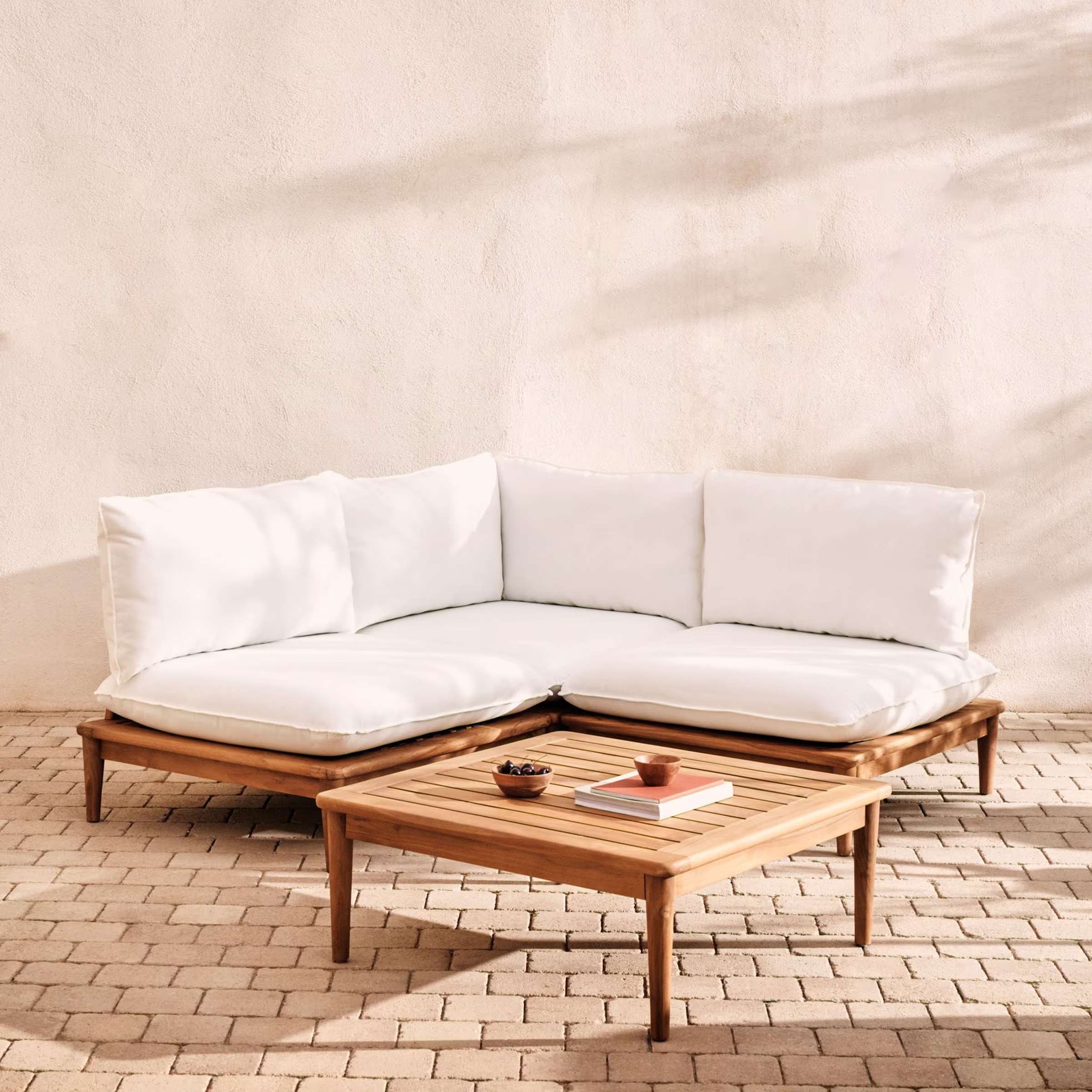 Kave Home Modulaire Loungeset Portitxol Teakhout, Met 1 hoekfauteuil, 2 fauteuils en salontafel - Wit