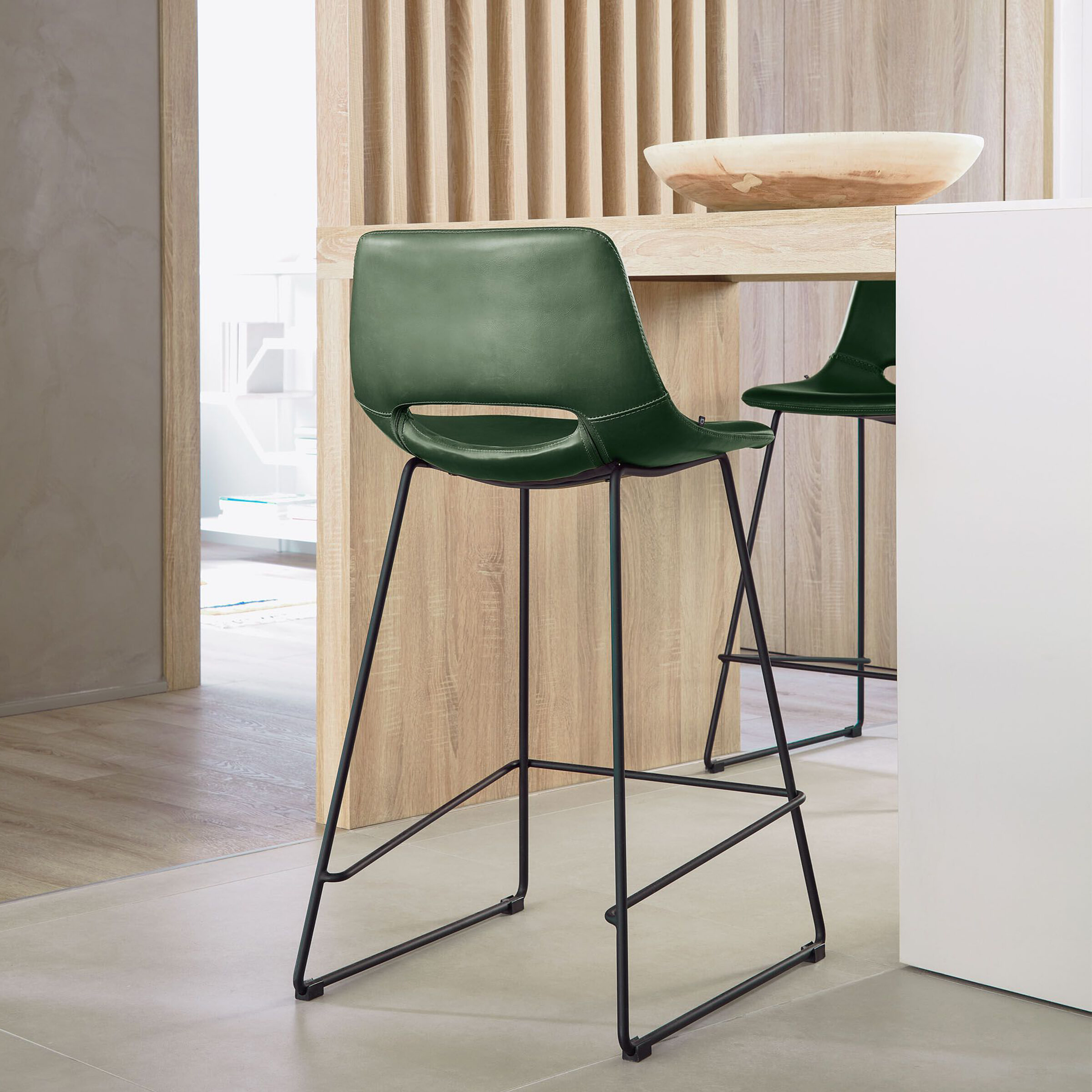 Kave Home Barkruk 'Zendaya' kleur Groen Kave Home Barkruk 'Zendaya' kleur Groen