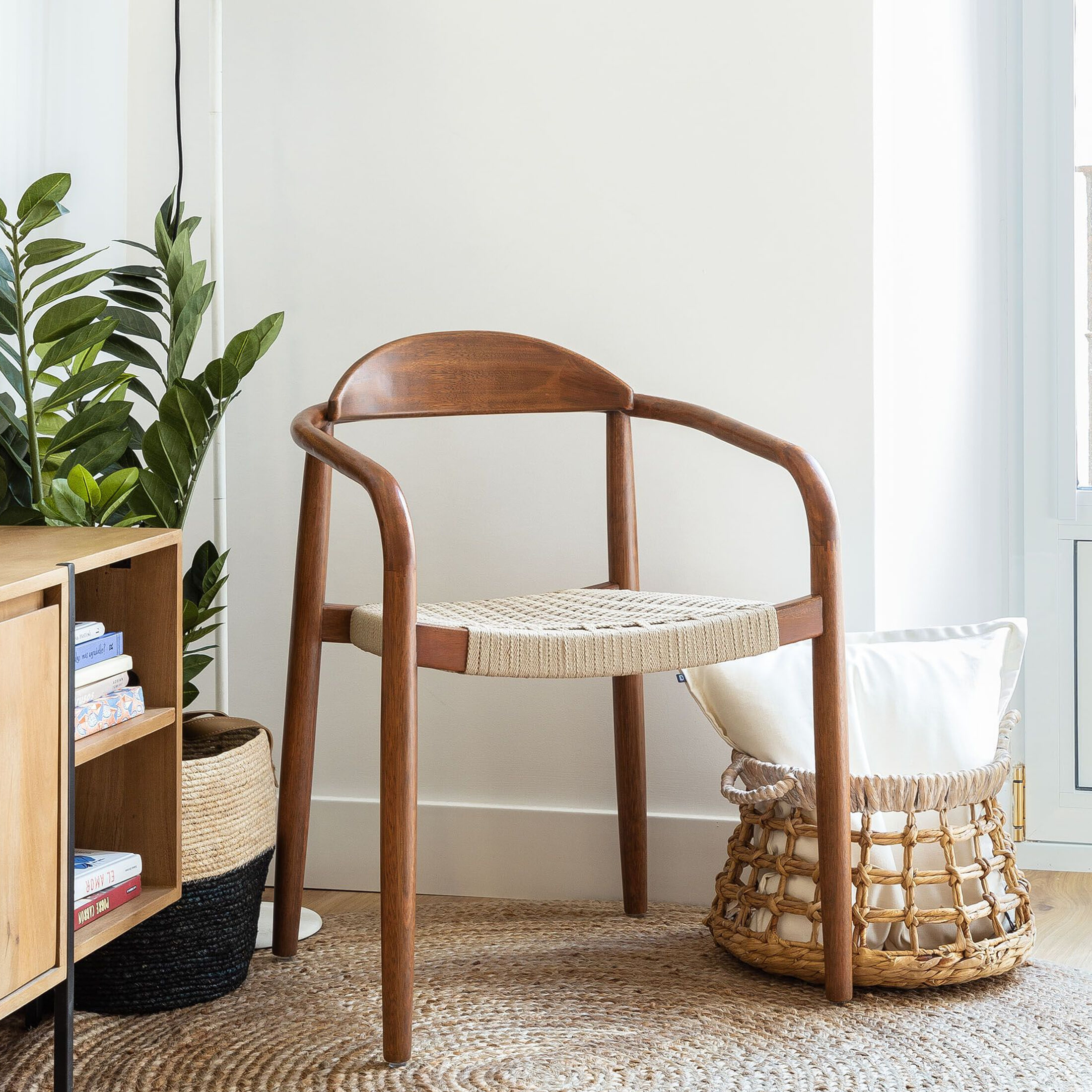 Kave Home Tuin / Eetkamerstoel 'Nina' kleur Beige walnoot
