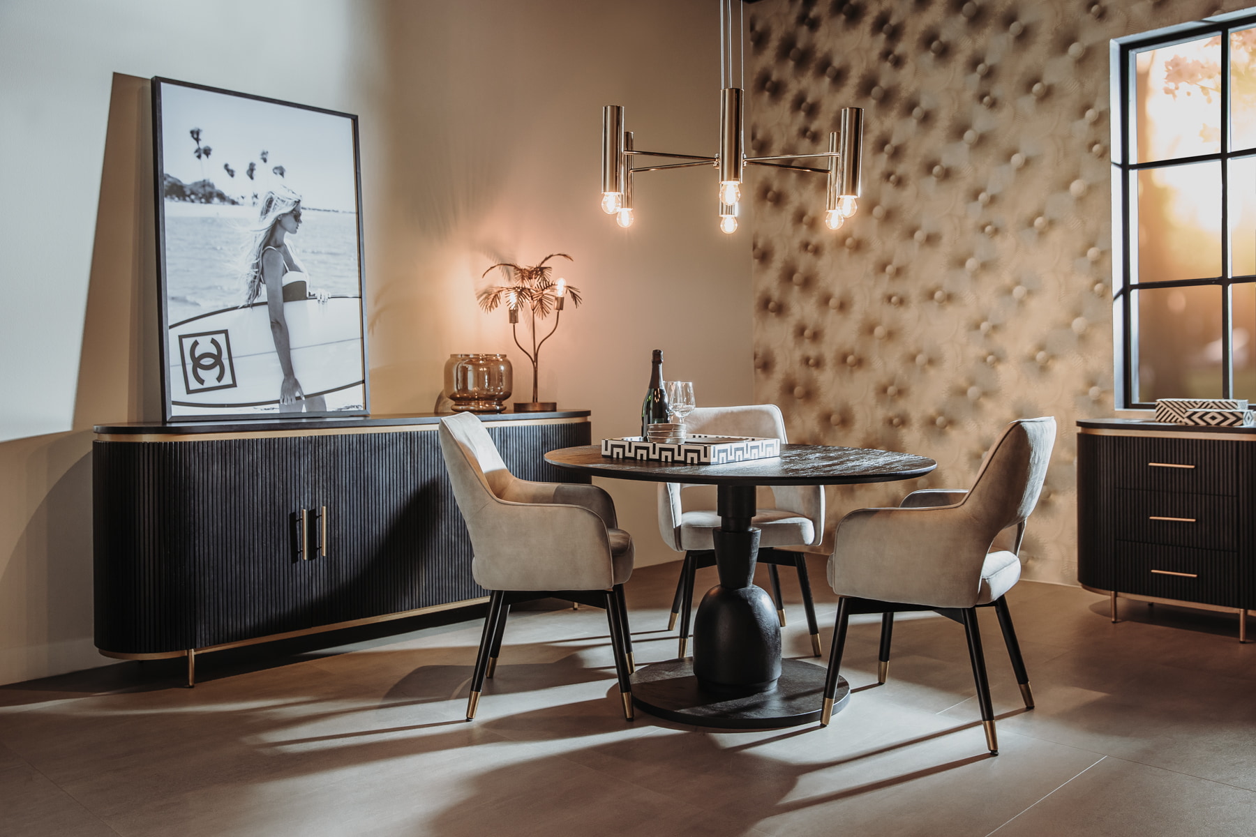 Tower Living Draaibare Eetkamerstoel 'Lenno' Velvet, kleur Beige