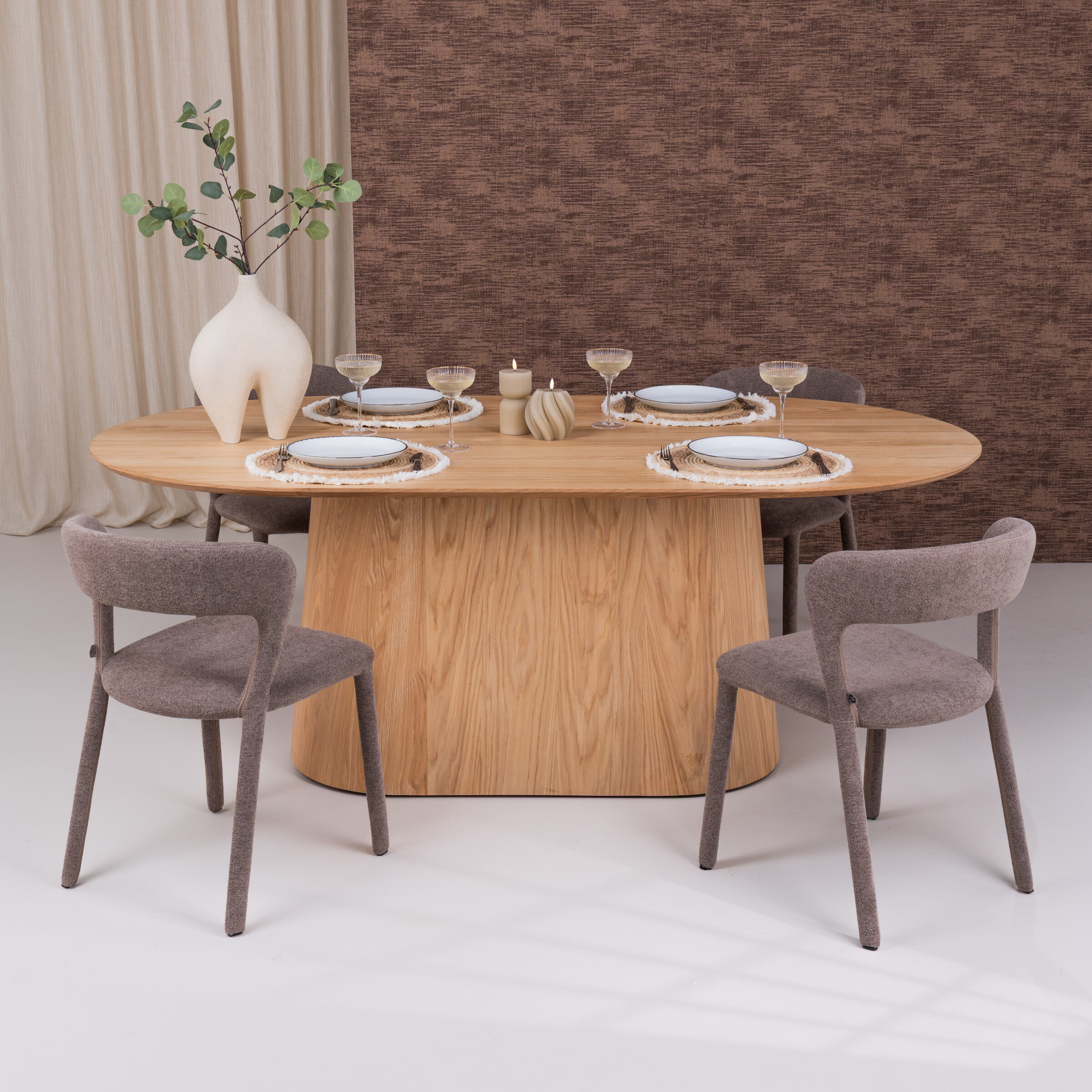 Livingfurn Ovale Eettafel 'Novero' Eiken, kleur Naturel