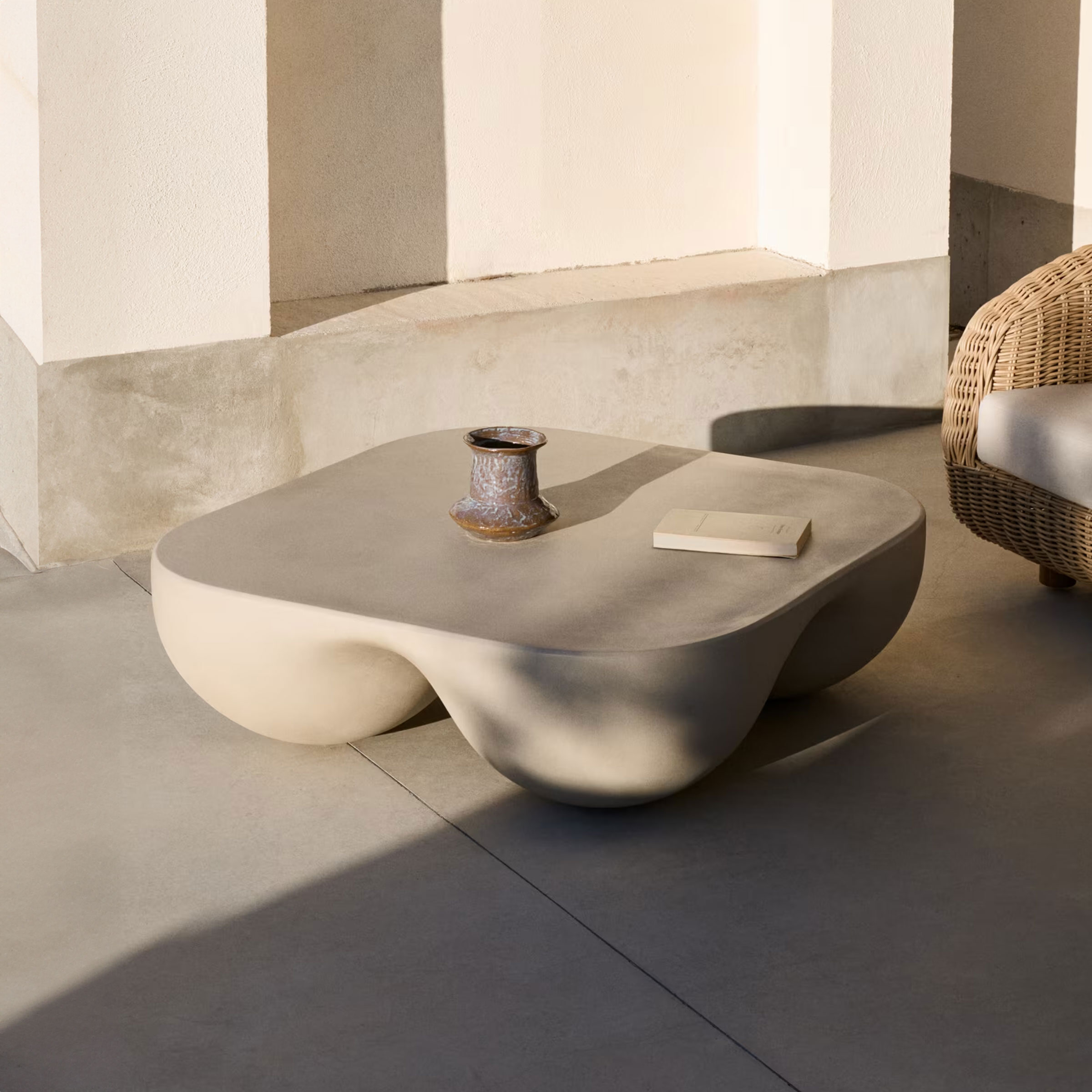 Kave Home Salontafel Colba Polystone, 100 x 100cm - Beige - Vierkant