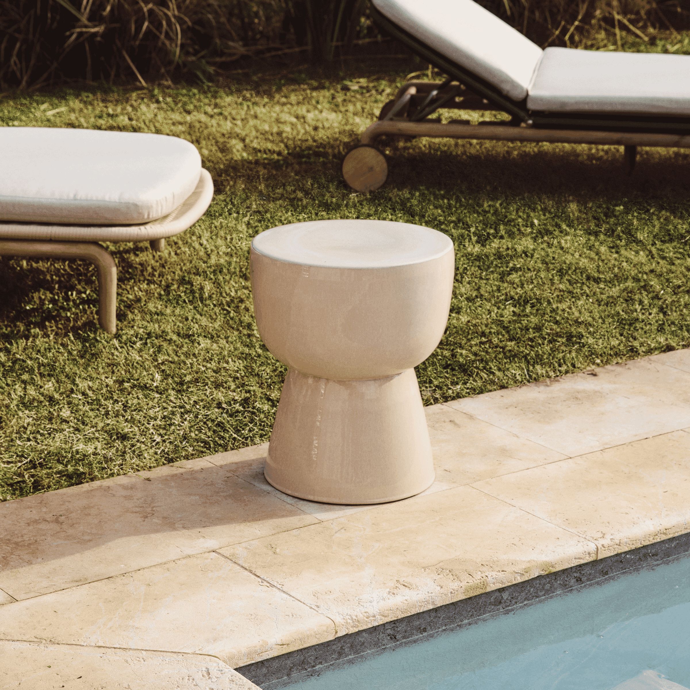 Kave Home Outdoor Bijzettafel 'Mesquida' 36cm, kleur Beige