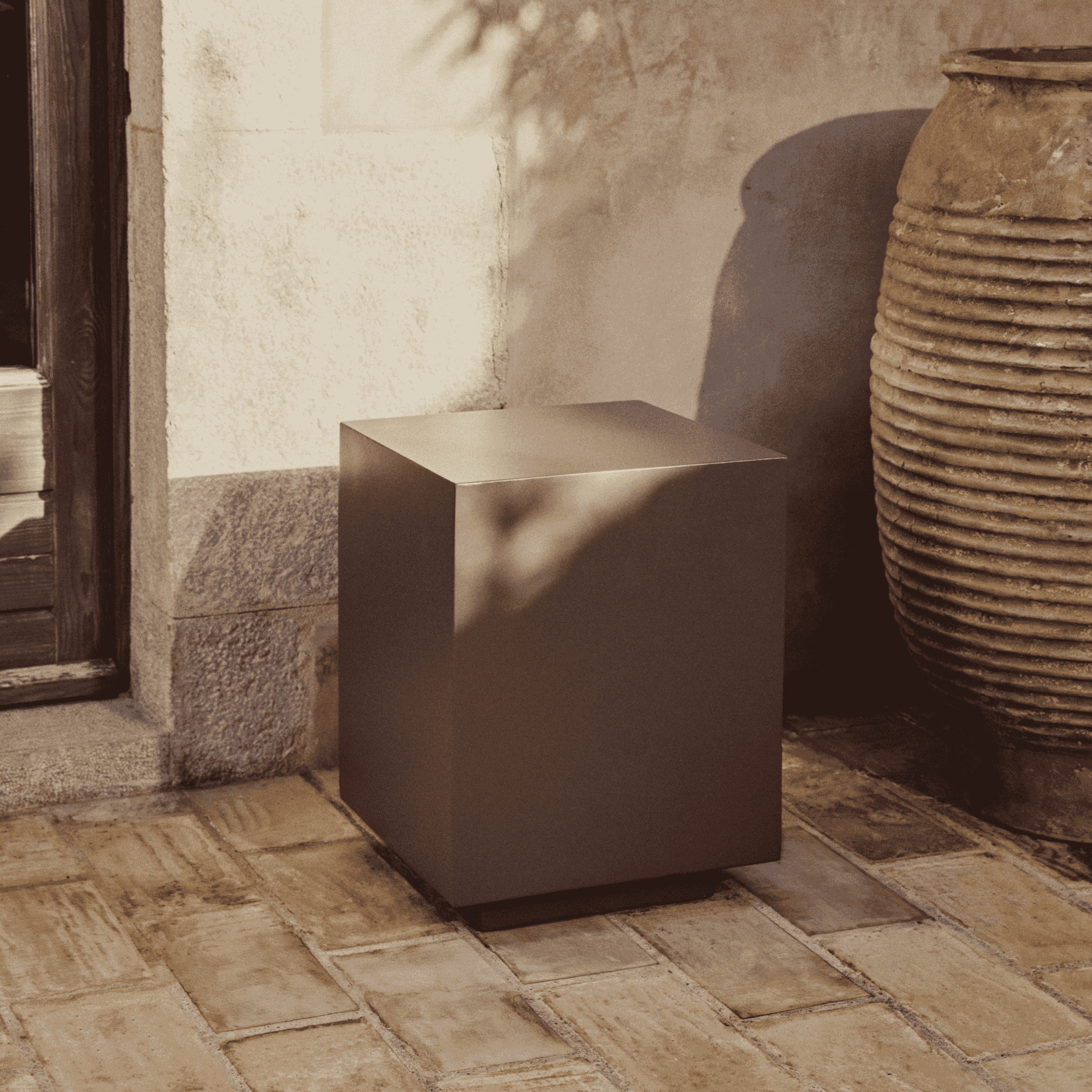 Kave Home Outdoor Bijzettafel 'Rustella' 35 x 35cm, kleur Bruin