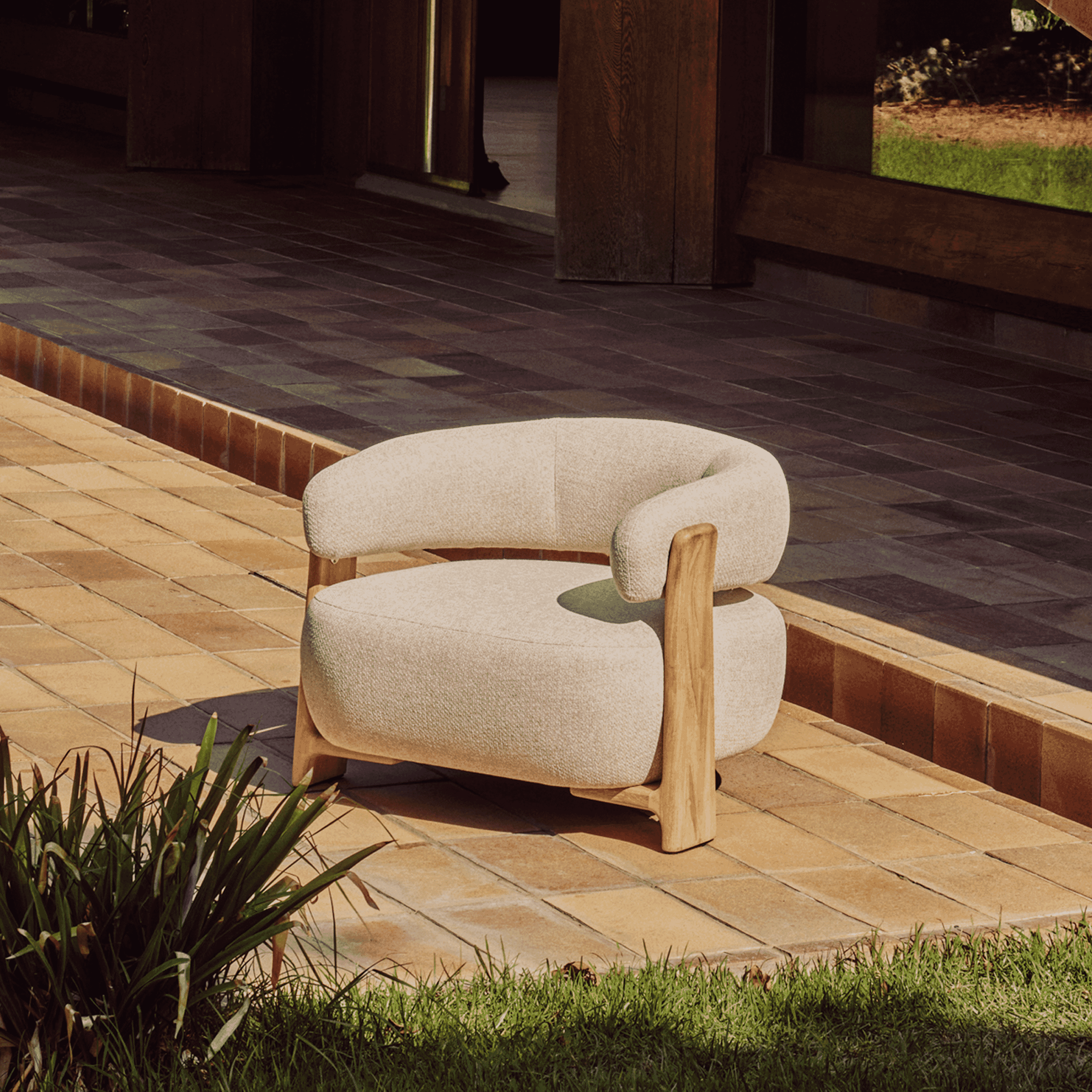 Kave Home Outdoor Fauteuil 'Granite' Chenille en teakhout, kleur Beige