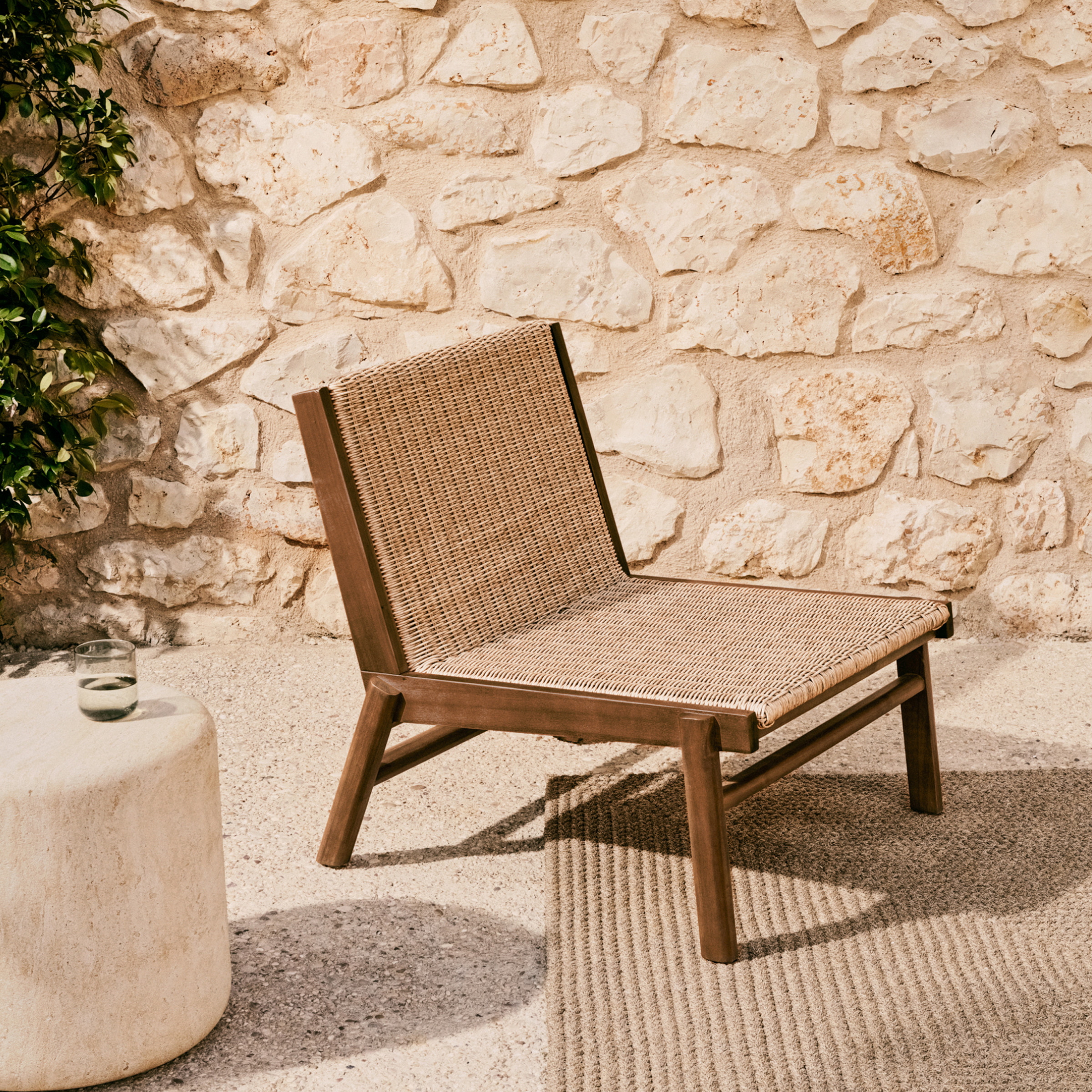 Kave Home Outdoor Fauteuil Itani Acaciahout en rattan - Beige
