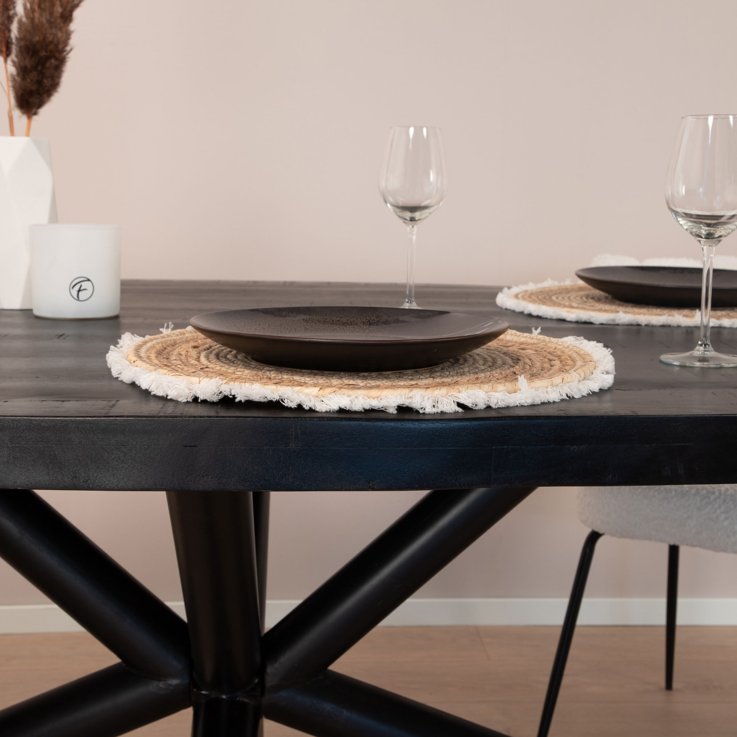 Sohome Ovale Eettafel 'Joshua' Mangohout, 200 x 100cm, kleur Zwart