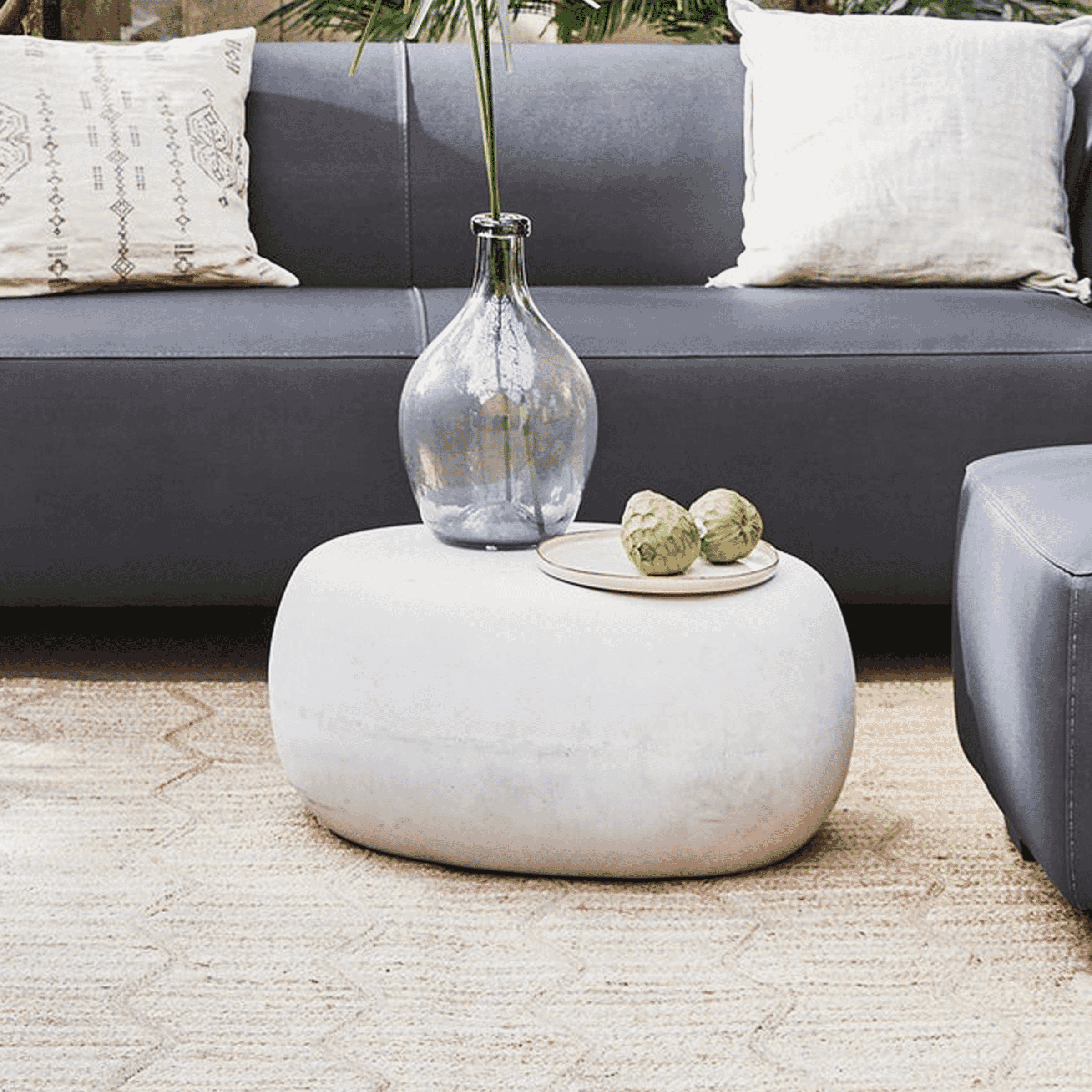 vtwonen Bijzettafel 'Pebble' Betonlook, 65 x 49cm