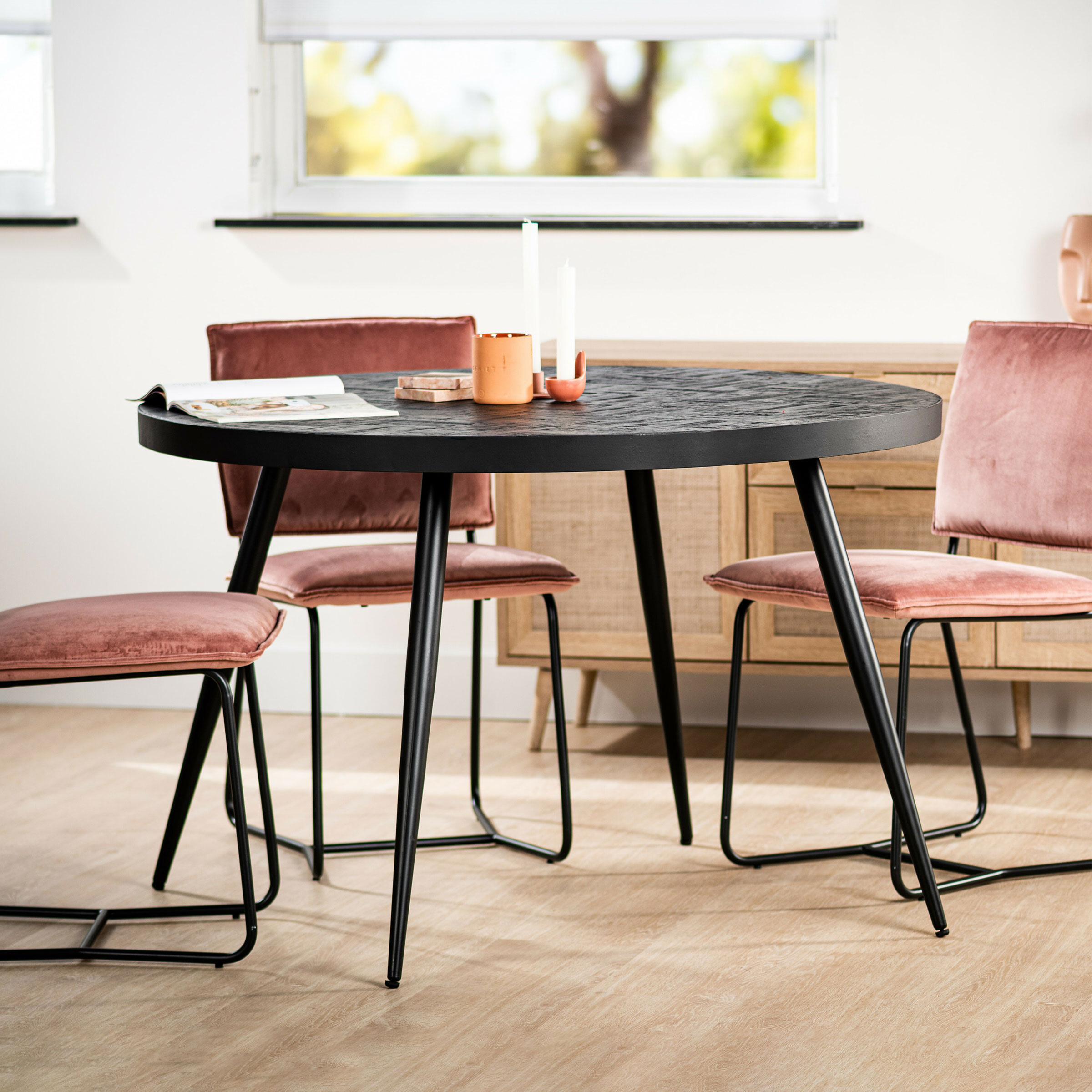BASE Ronde Eettafel 'Leia' Teakhout, 120cm, kleur Zwart