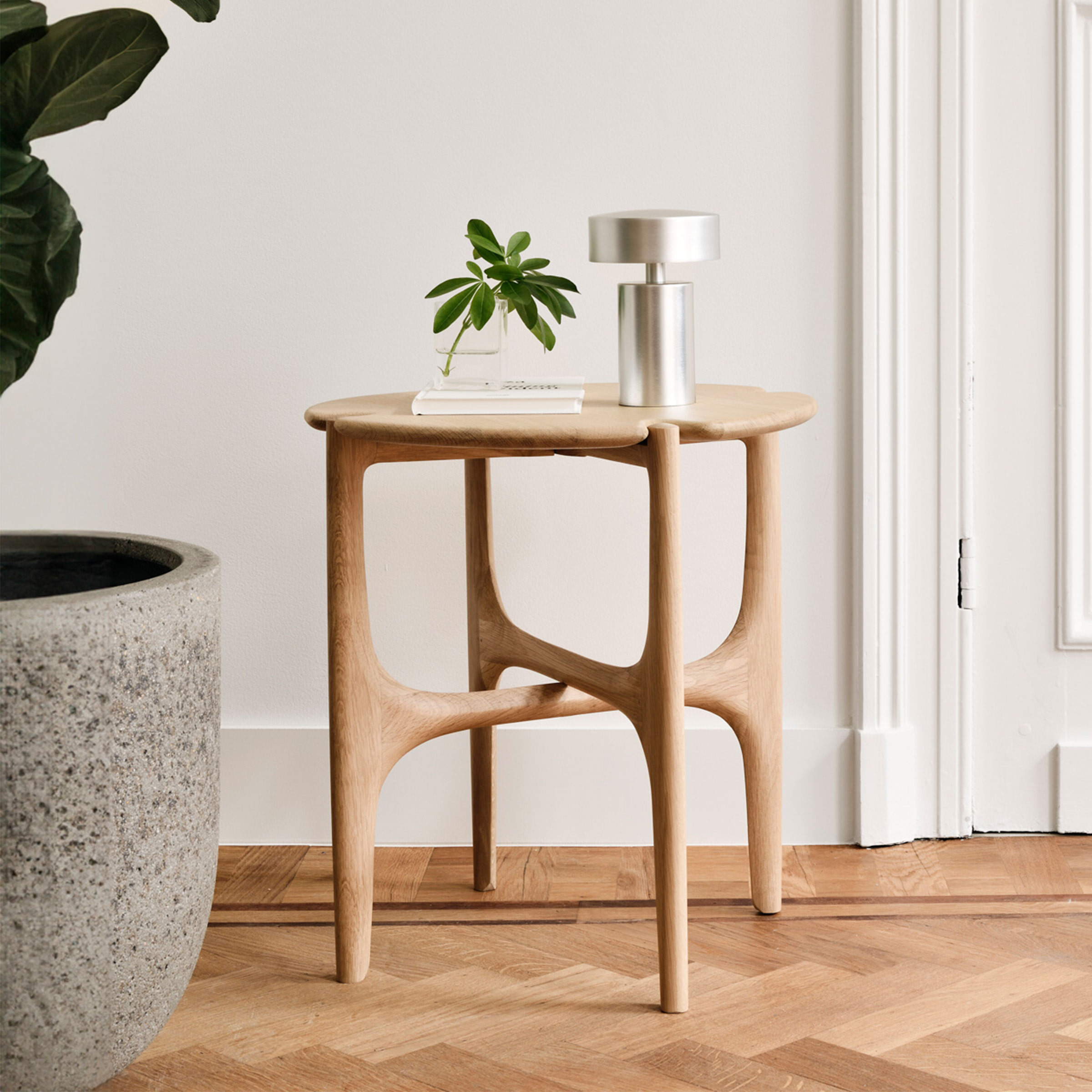 Ethnicraft Ronde Bijzettafel 'PI' Gevernist Hout, 47cm