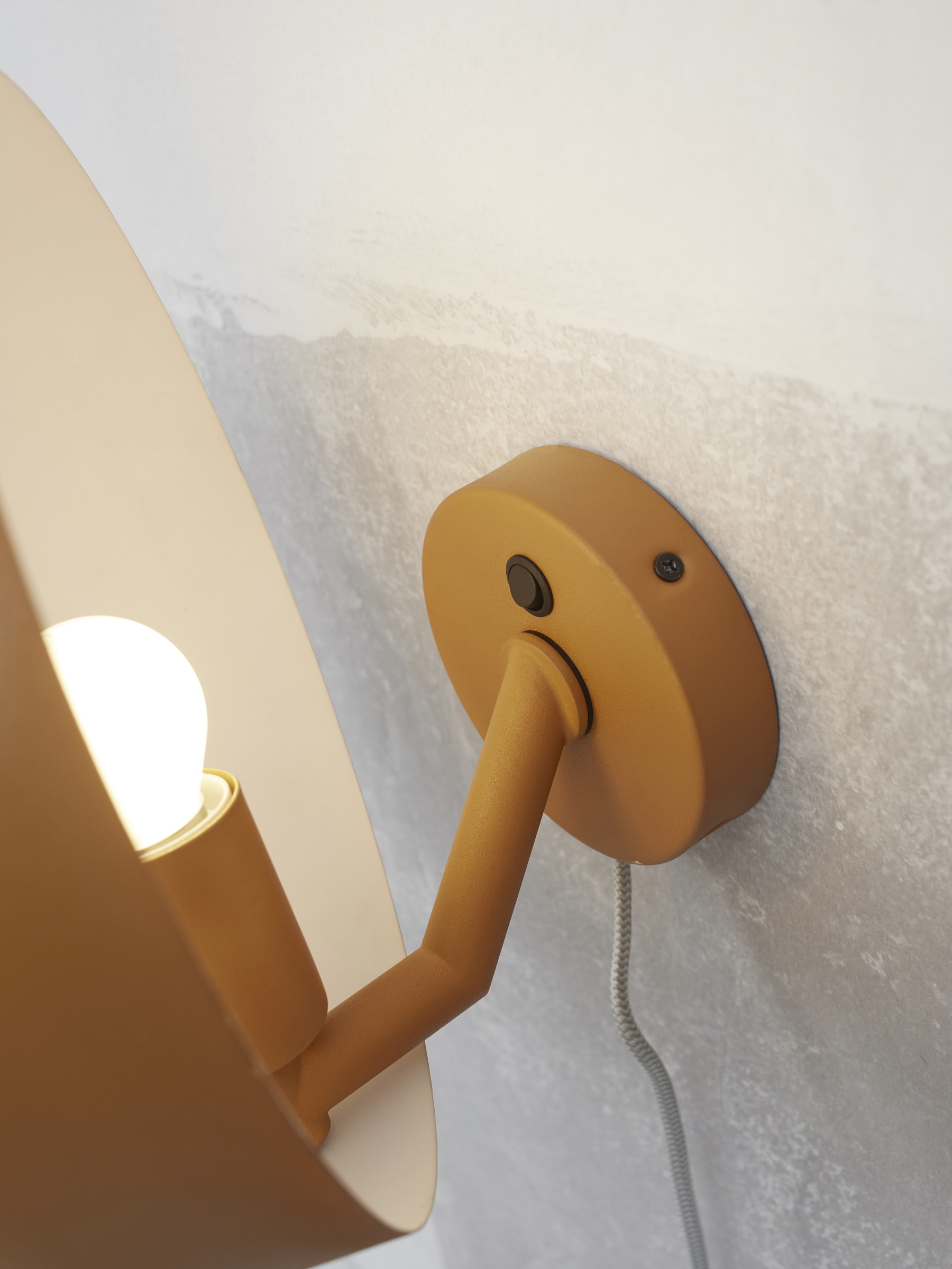 its about RoMi Wandlamp 'Porto' kleur Mosterdgeel