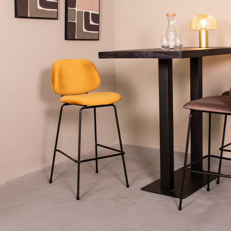 LABEL51 Barkruk Bello Velvet - Oker (zithoogte 74cm)