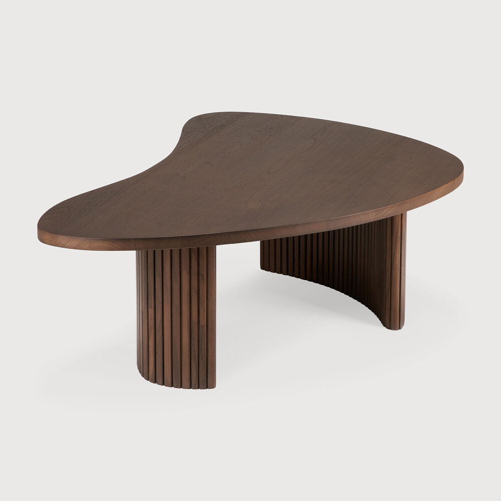 Ethnicraft Organische Salontafel 'Boomerang' Gevernist Teakhout, 90 x 61cm, kleur Bruin