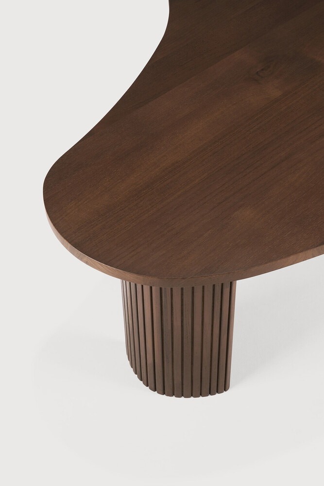 Ethnicraft Organische Salontafel 'Boomerang' Gevernist Teakhout, 126 x 74cm, kleur Bruin