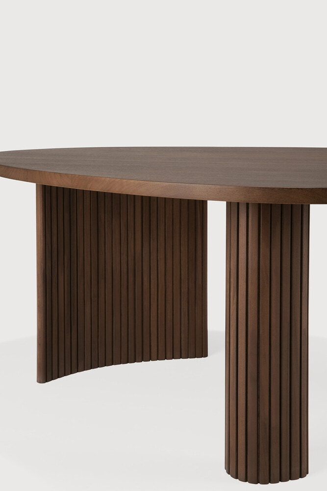 Ethnicraft Organische Salontafel 'Boomerang' Gevernist Teakhout, 126 x 74cm, kleur Bruin