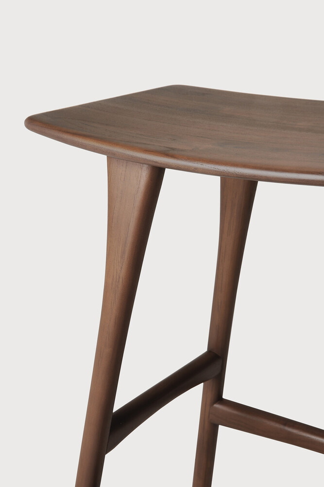 Ethnicraft Barkruk 'Osso' Gevernist Teakhout, kleur Bruin (zithoogte 65cm)