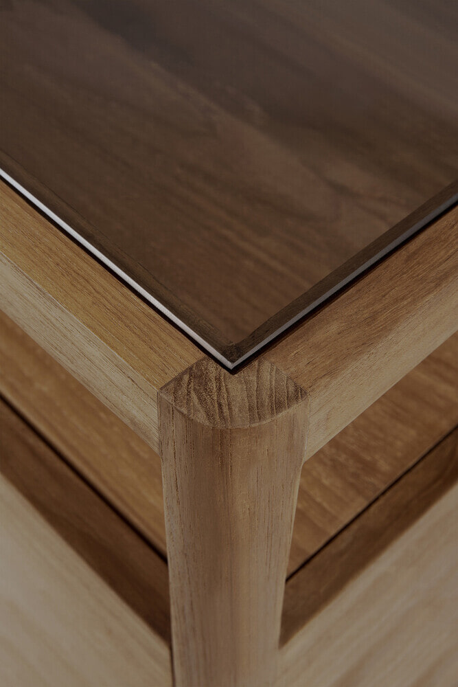 Ethnicraft Ladekast 'Spindle' Teakhout en glas, Met 3 laden, kleur Naturel