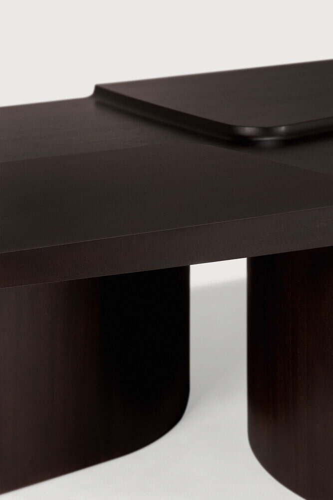 Ethnicraft Deens Ovale Salontafel 'Brutalist' Gevernist Mahoniehout, 143 x 75cm, kleur Rose Brown