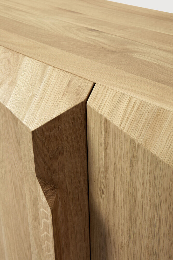 Ethnicraft Dressoir 'Stairs' Gevernist Eikenhout, 200cm