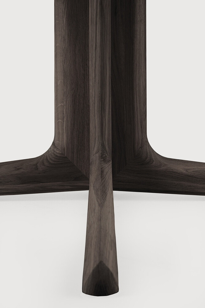 Ethnicraft Vierkante Eettafel 'Corto' Gevernist Eikenhout, 150 x 150cm, kleur Bruin