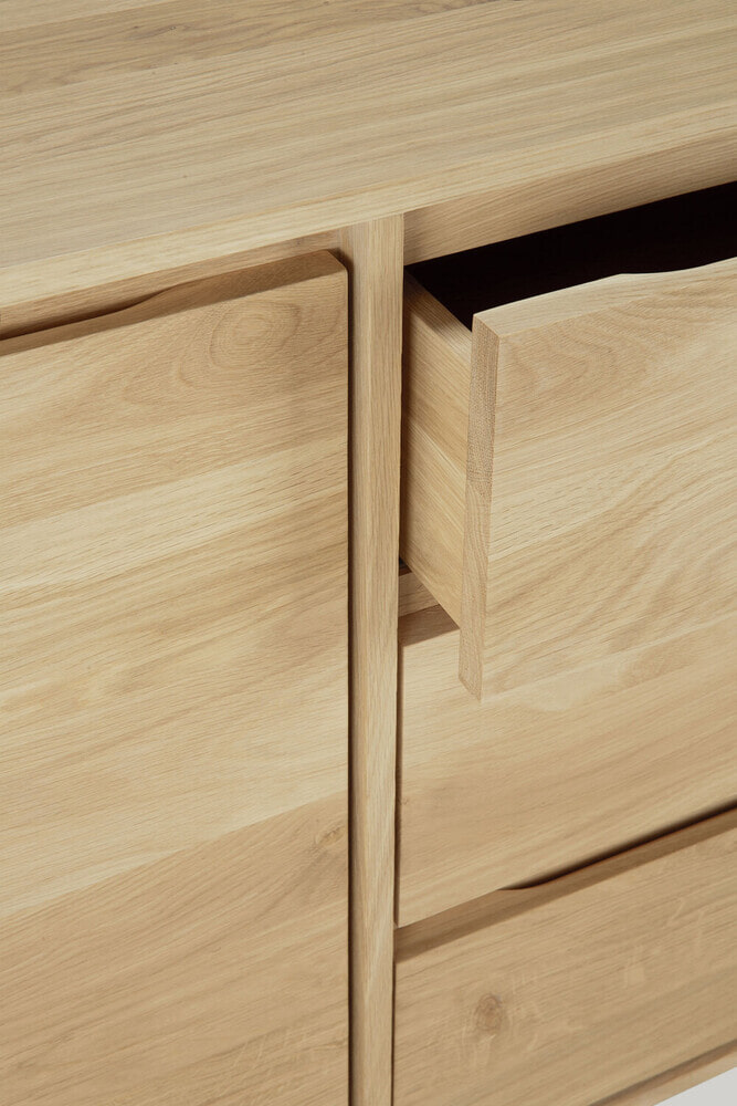 Ethnicraft Dressoir 'Wave' Geolied Eikenhout, 205cm