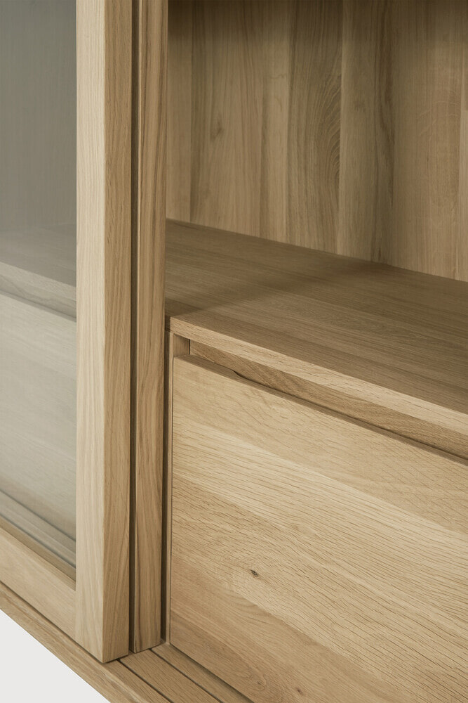 Ethnicraft Vitrinekast 'Wave' Geolied Eikenhout, 183 x 110cm