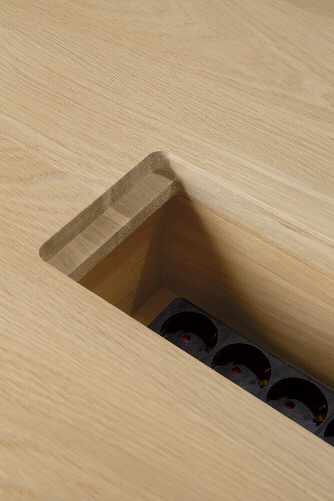 Ethnicraft Vergadertafel 'Geometric' Gevernist Eikenhout, 313 x 140cm