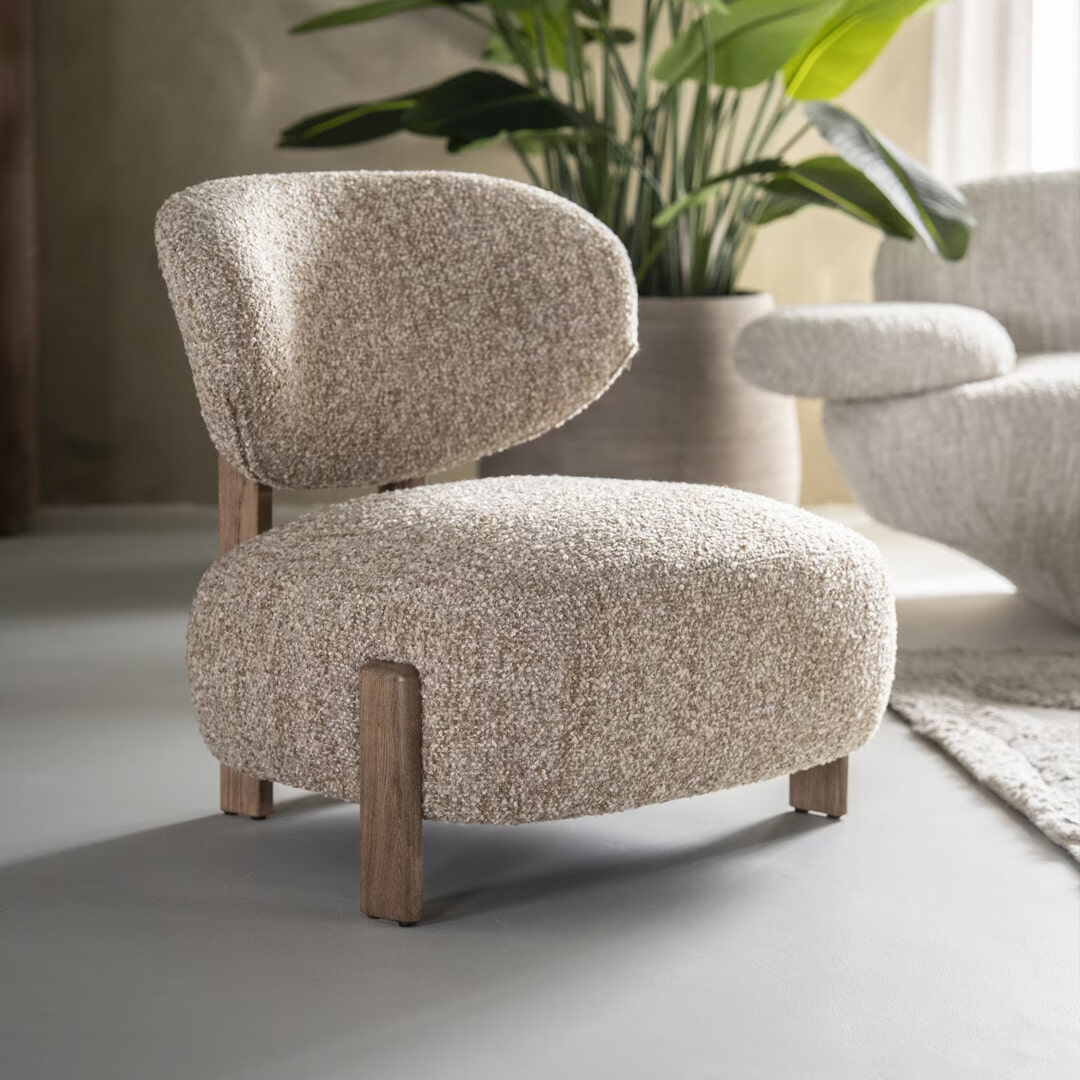 Eleonora Fauteuil 'Reza' Bouclé en bruin eikenhout