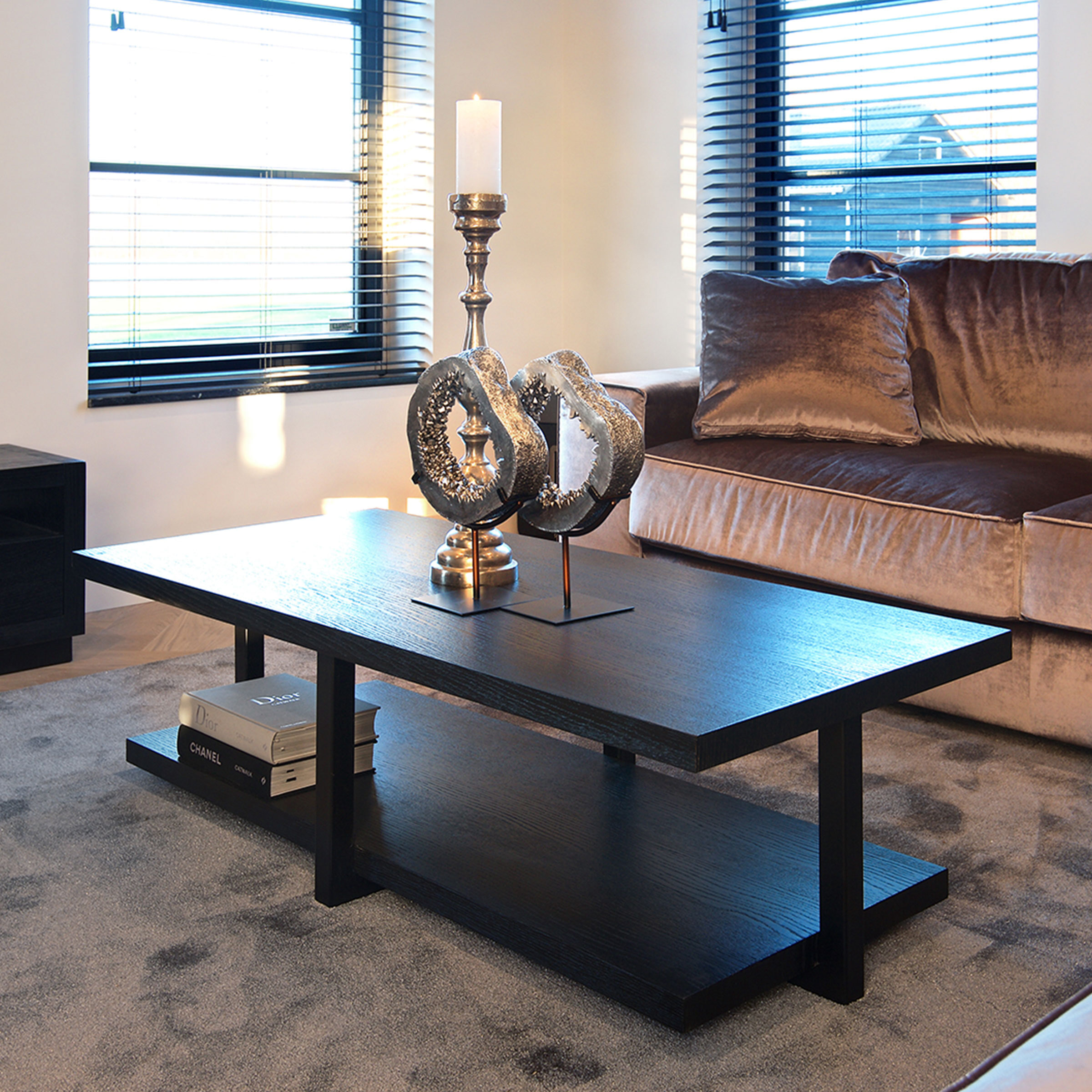 Richmond Salontafel 'Oakura' Eikenhout en Staal, 140 x 65cm, kleur zwart Richmond Salontafel 'Oakura' Eikenhout en Staal, 140 x 65cm, kleur zwart