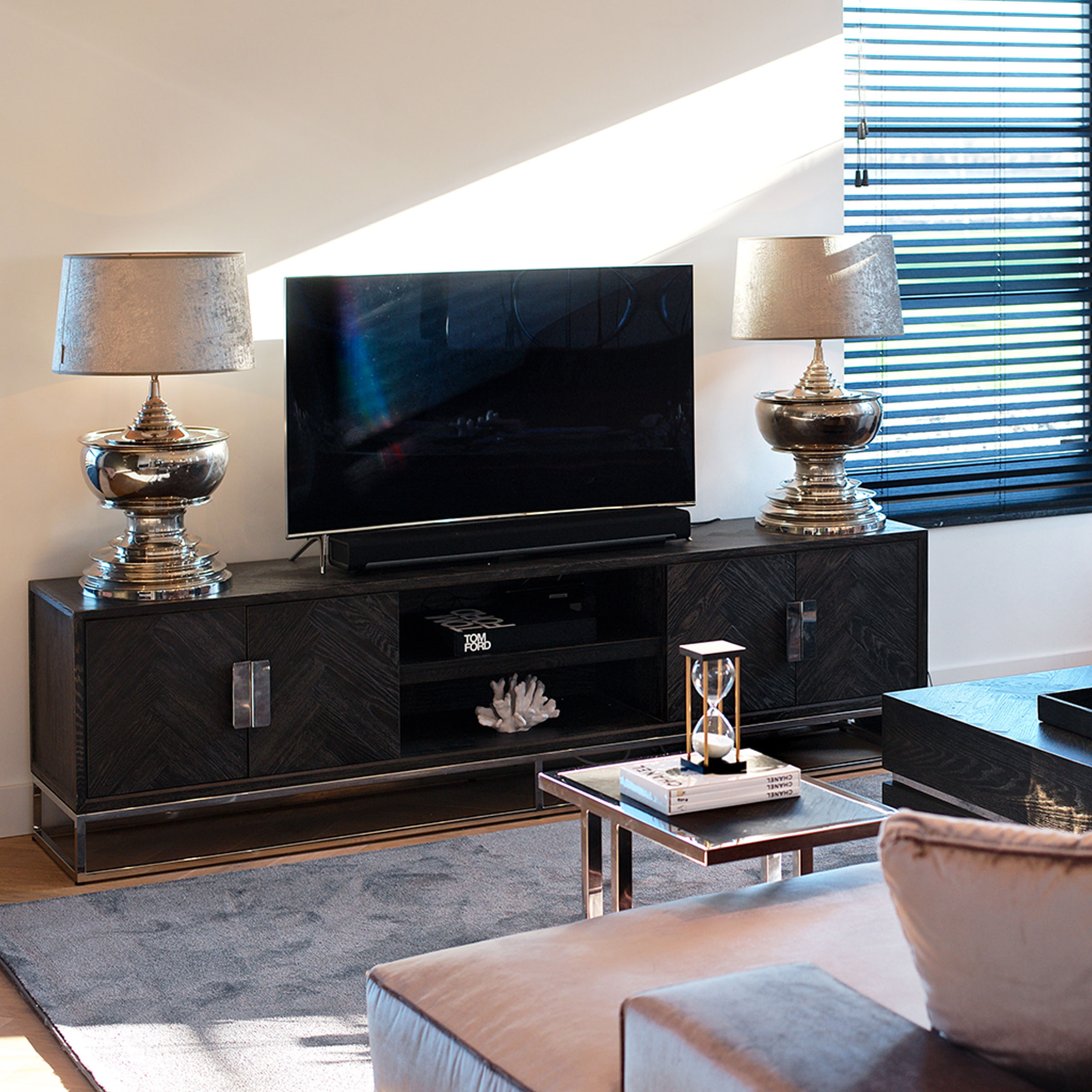Richmond TV-meubel 'Blackbone' Eikenhout en Staal, kleur Zwart / Zilver, 220cm